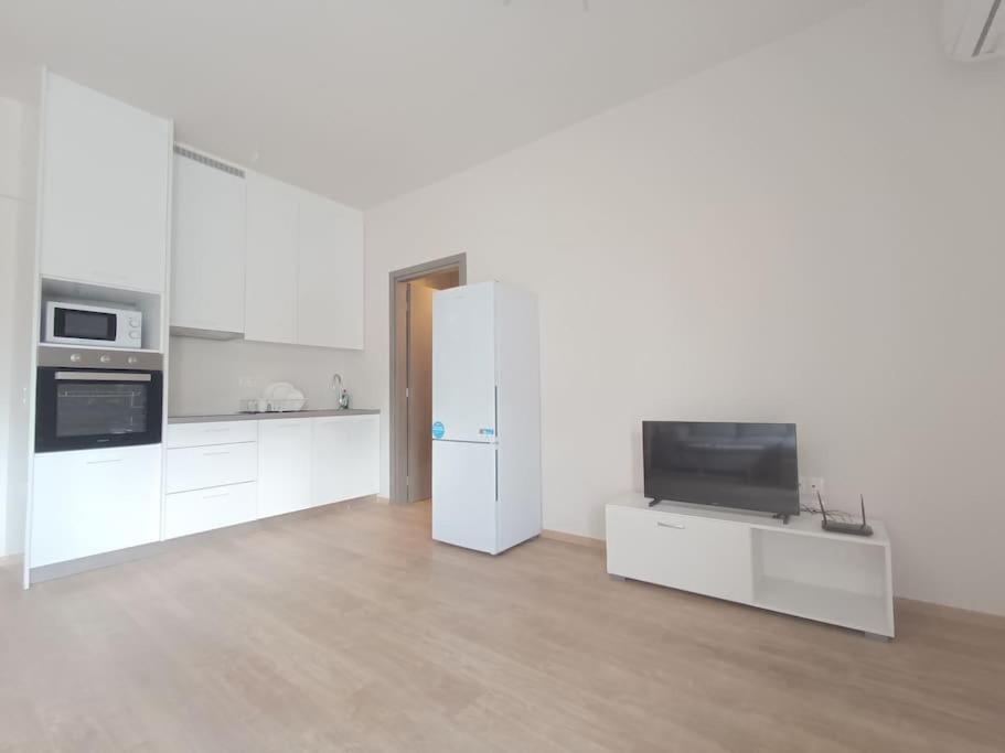 Elterra 6 Sunshine home