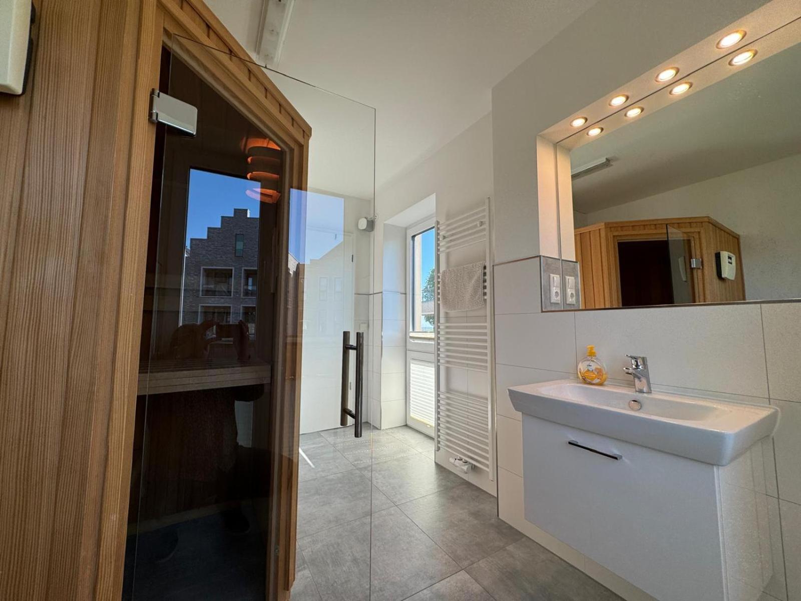 Strand-Zeit Dangast en Dangast — bathroom