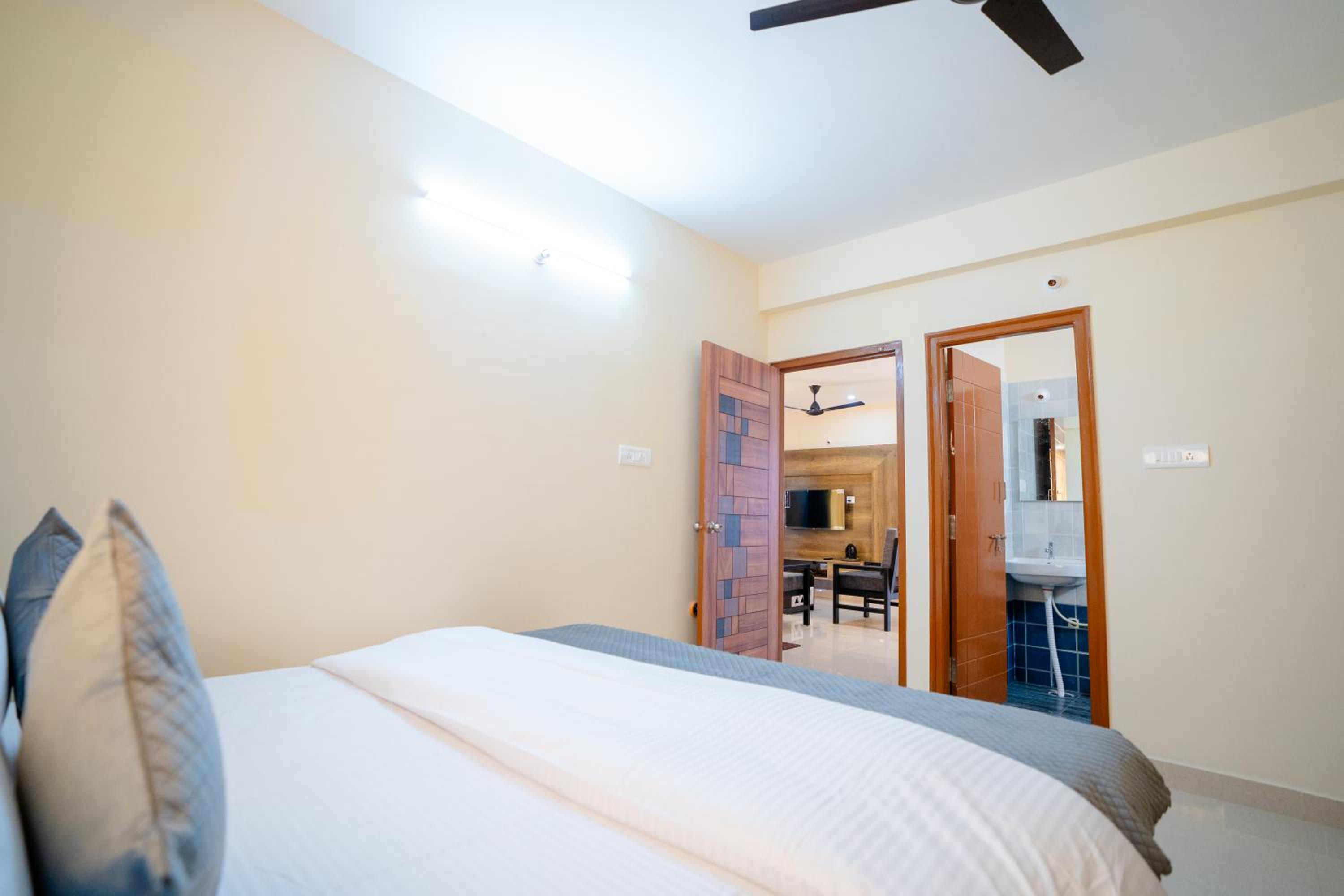 Elegance Serviced Apartment view 5