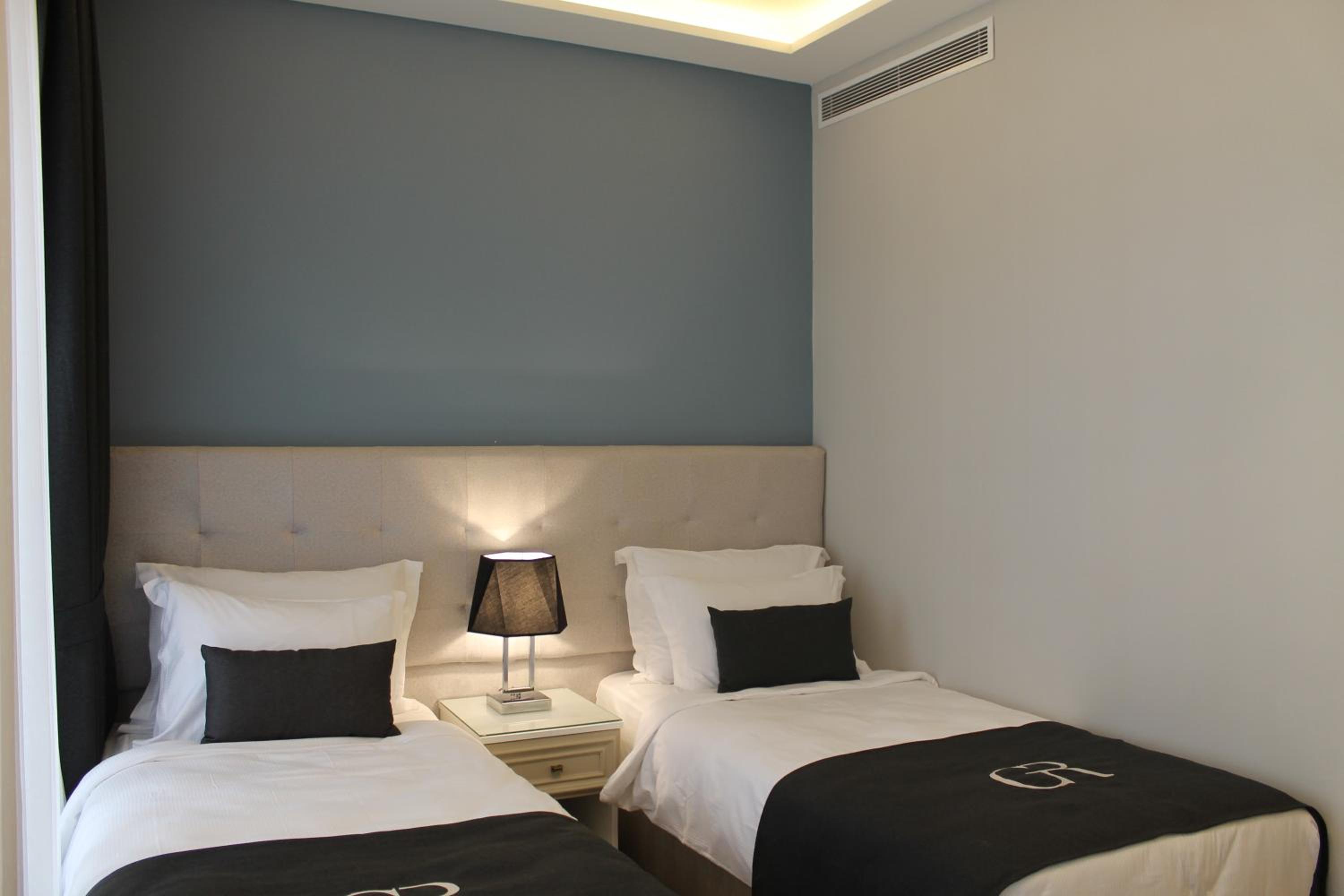 Garlon Residence - Image 285