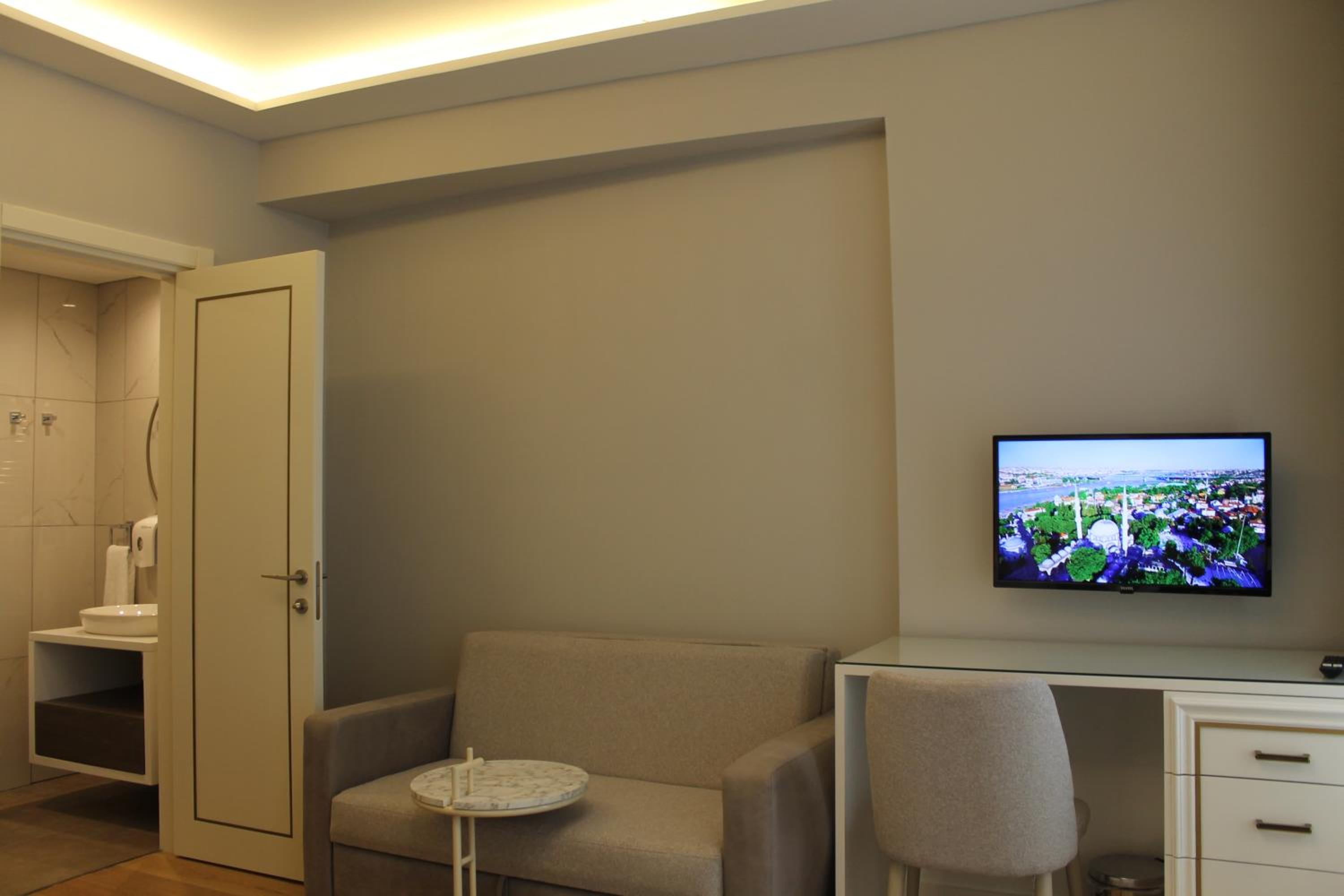 Garlon Residence - Image 283