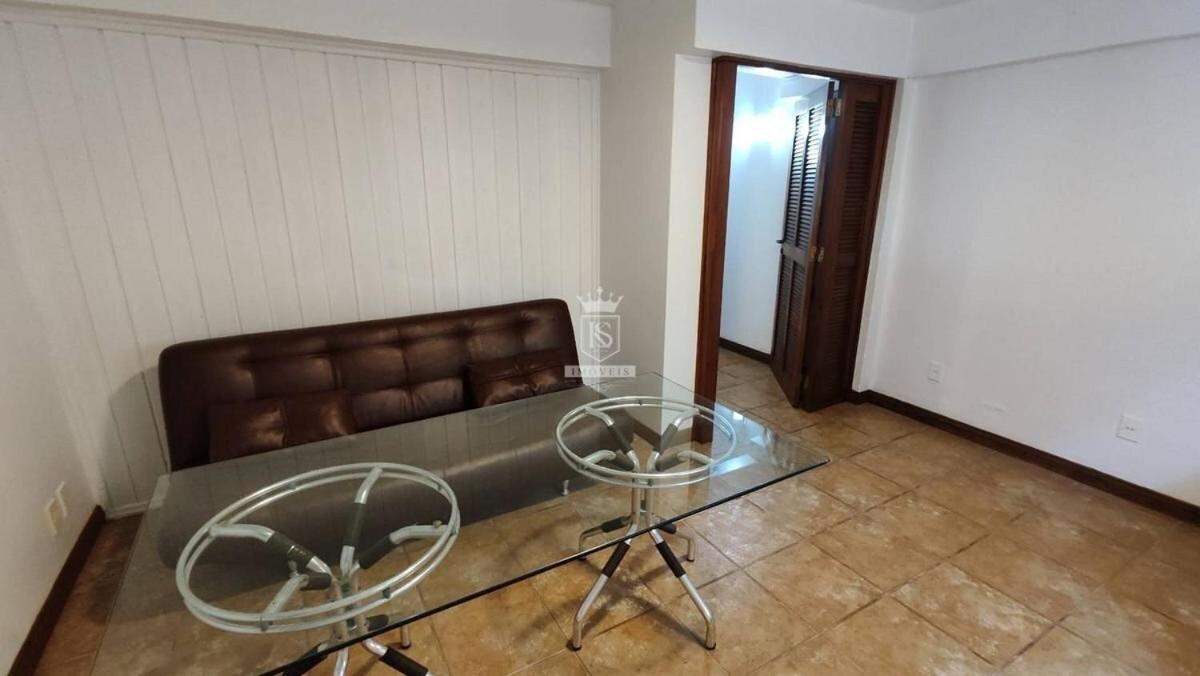 A90 - Casa com piscina e linda vista - centro de Bombinhas