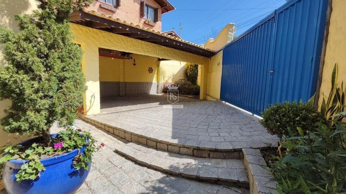 A90 - Casa com piscina e linda vista - centro de Bombinhas