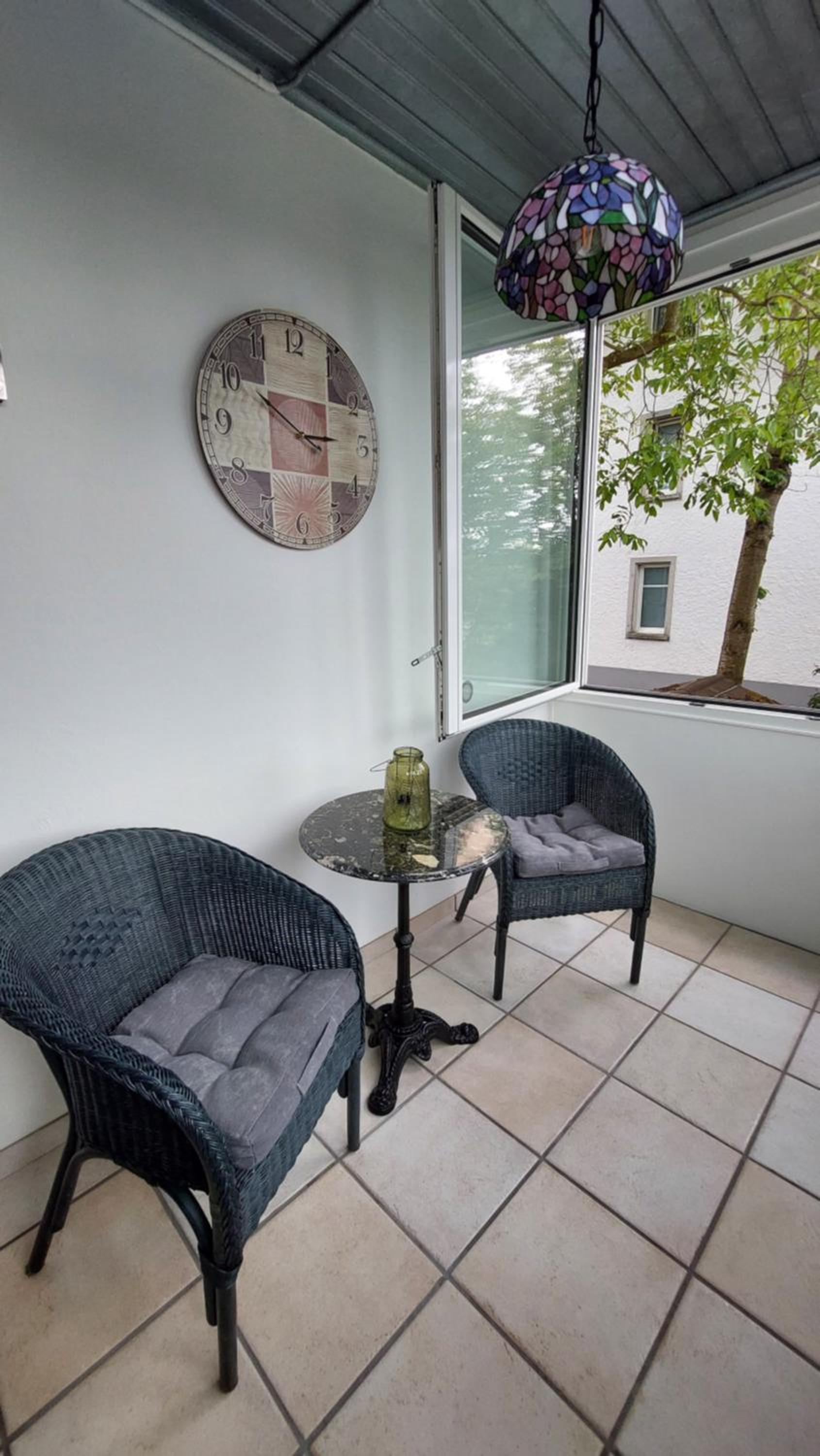 Renovierte 4,5-Zi-Wohnung mit Parkplatz in ruhiger Lage - 90m2