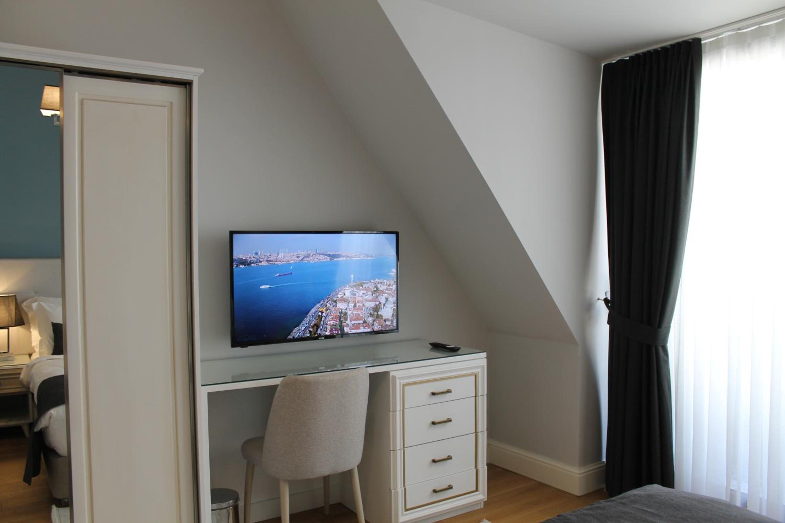 Garlon Residence - Image 274