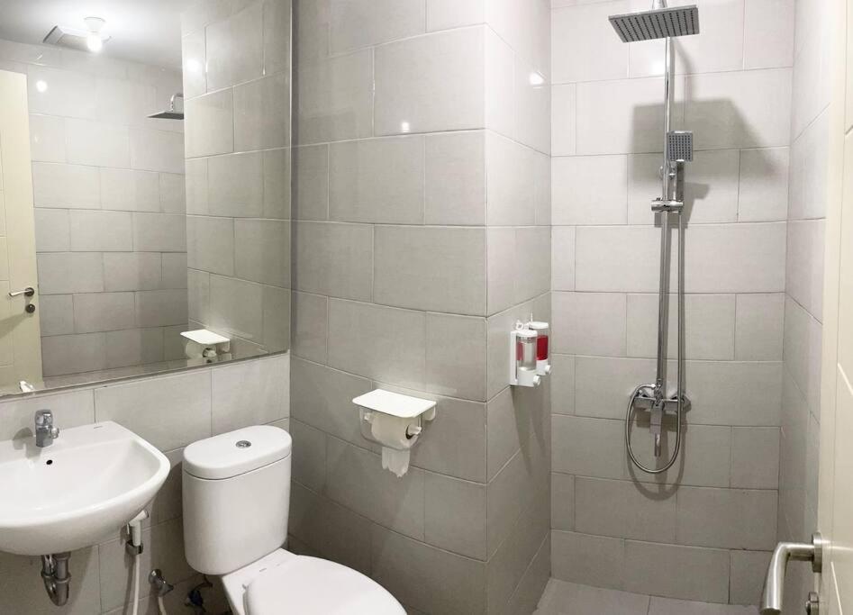 Anderson 2BR above pakuwon mall center high floor view 4