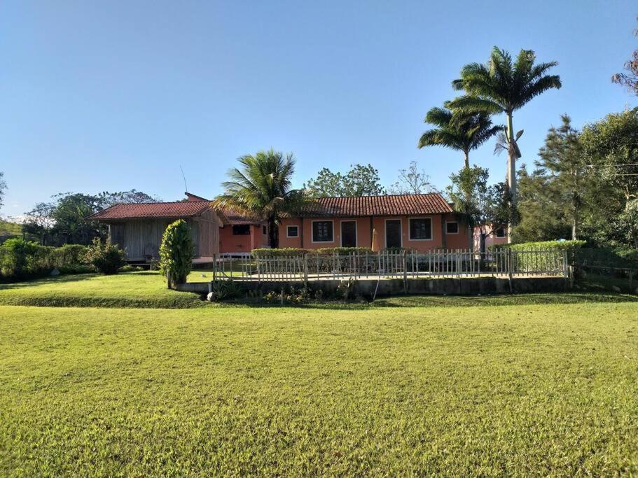 Lindo sítio com Lagoa