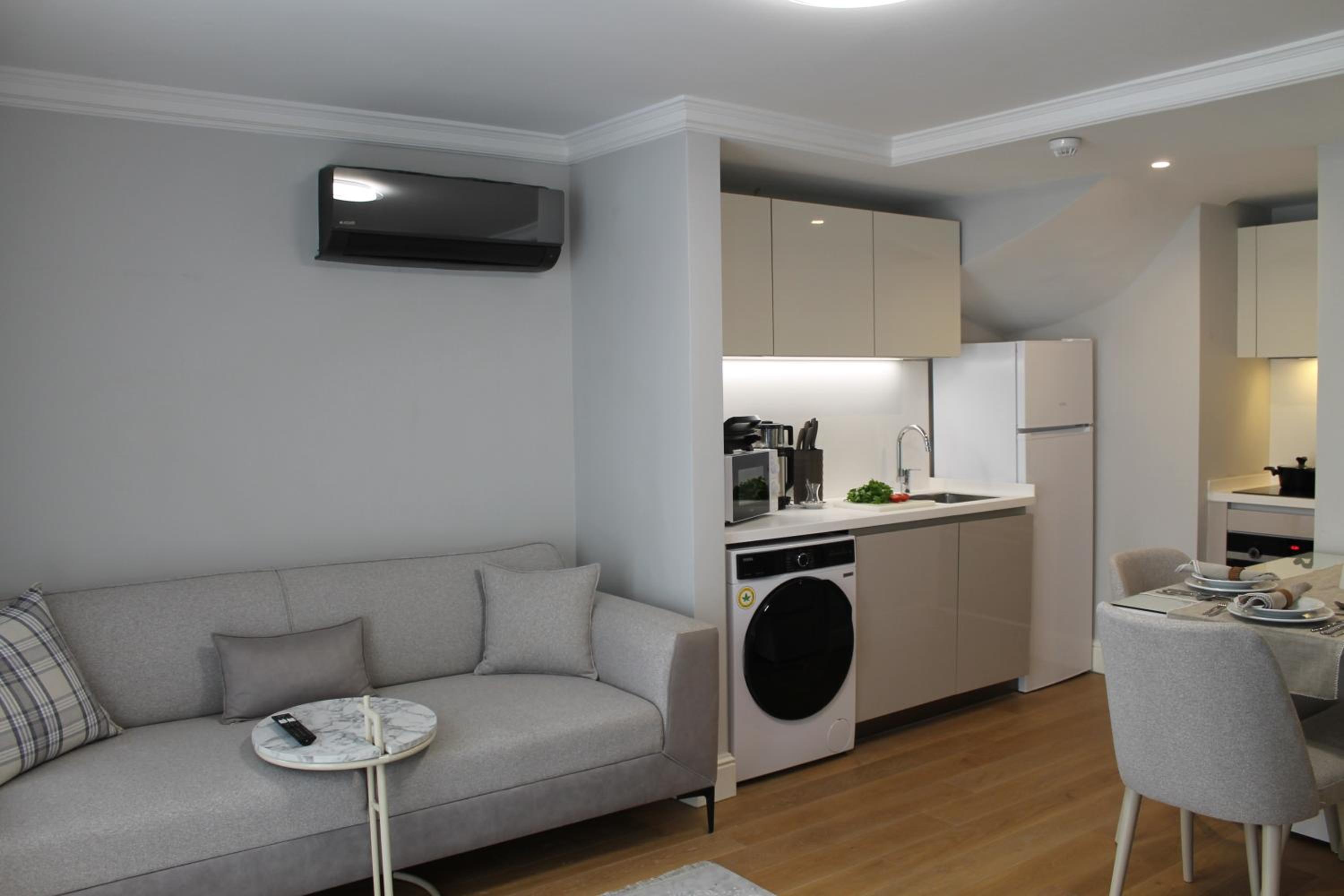 Garlon Residence - Image 276