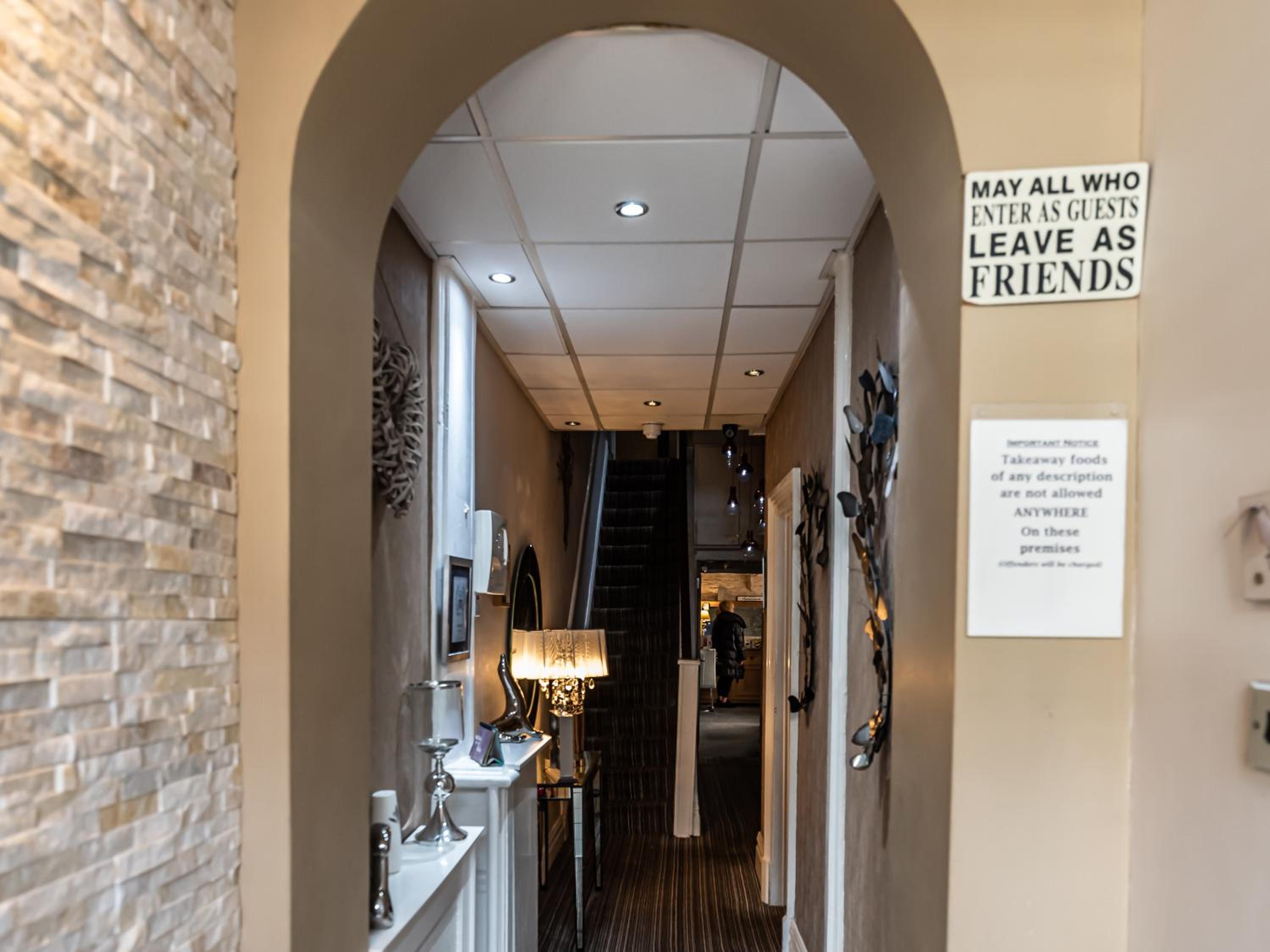 Lobby & Reception
