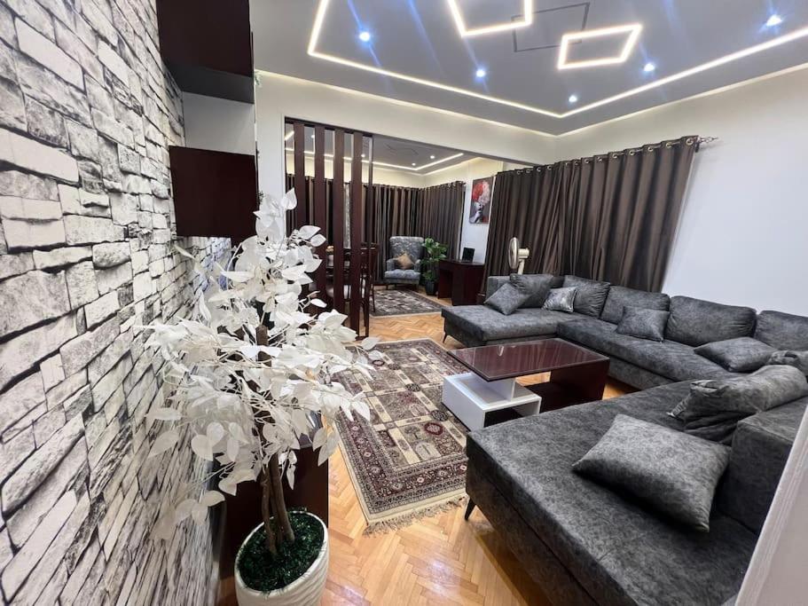 A luxury apartment fully nile view -Downtown Cairo