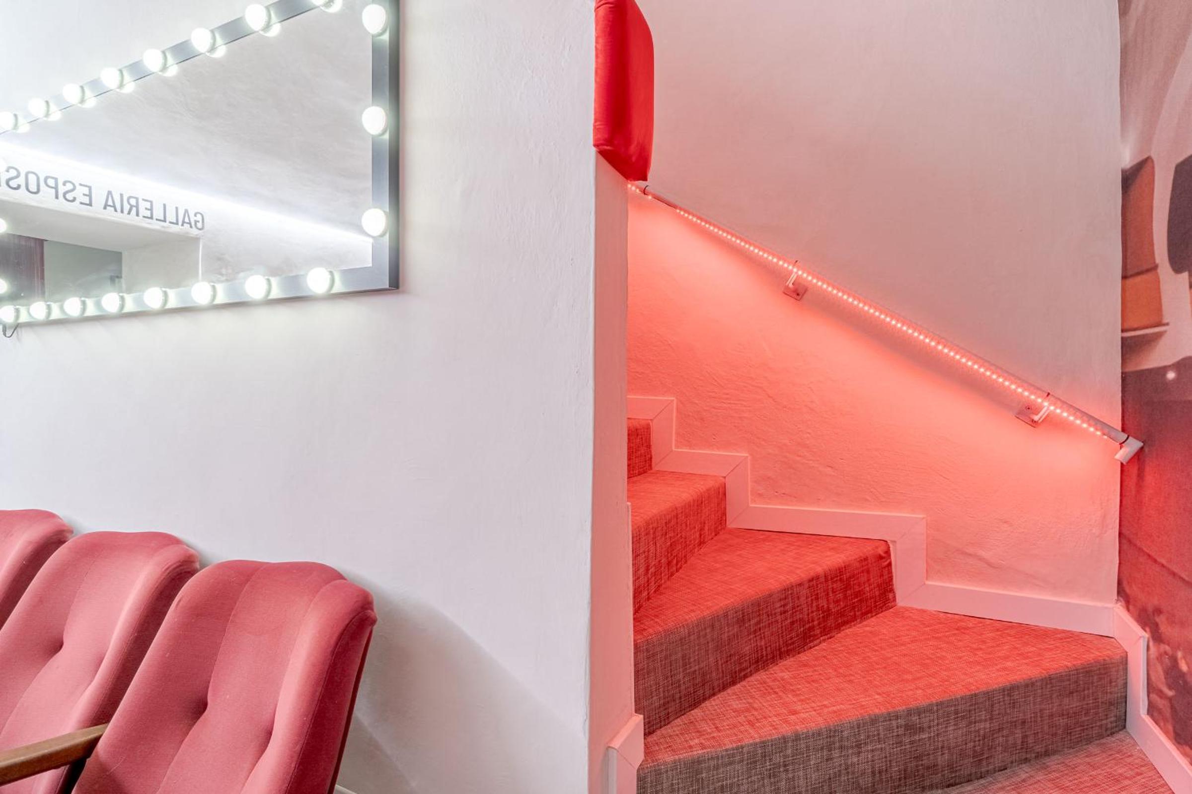 GuestHost - La Suite del Regio! Chic & Central Apartment photo 5