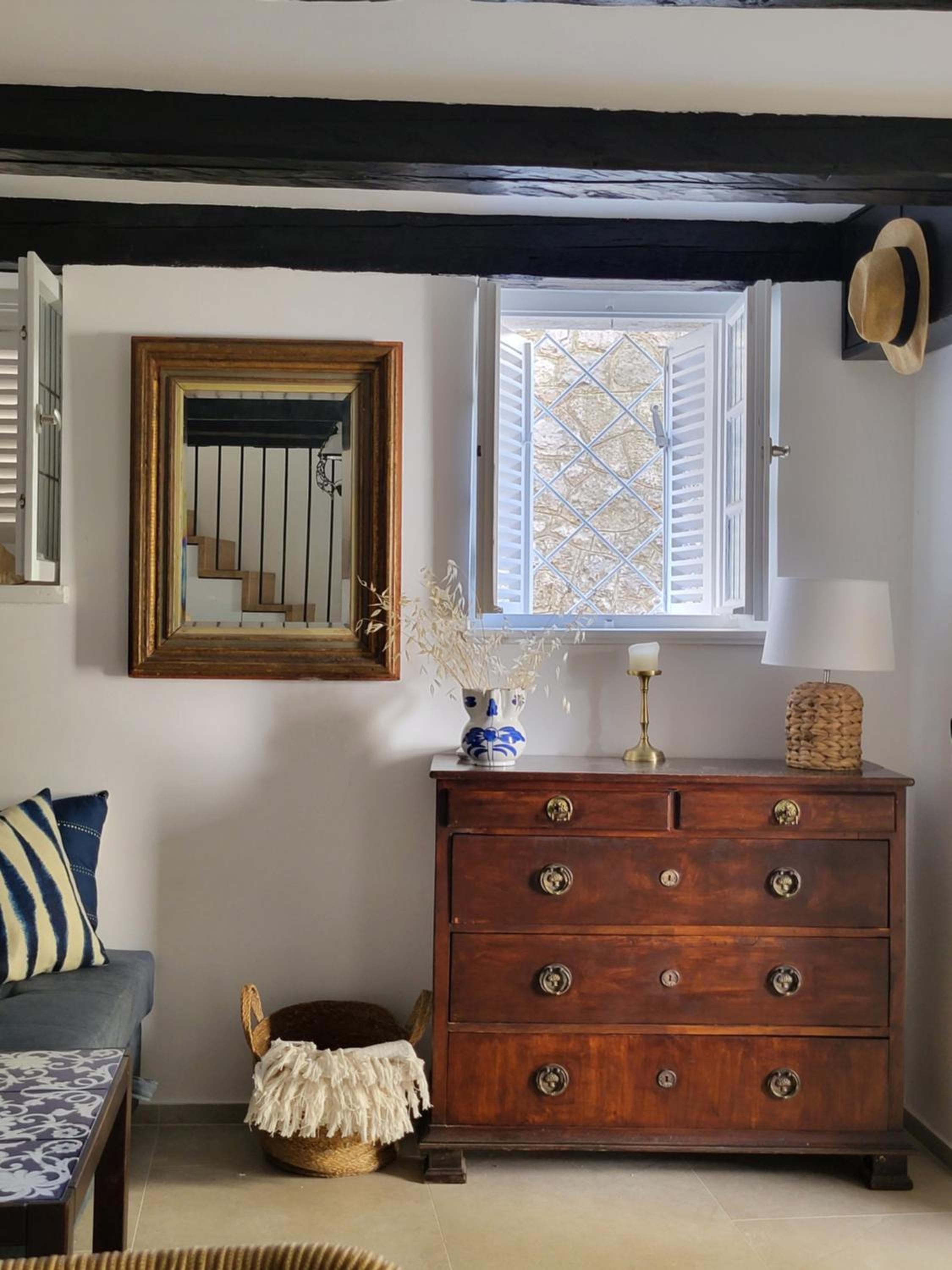 Old town STONE HOUSE OASIS