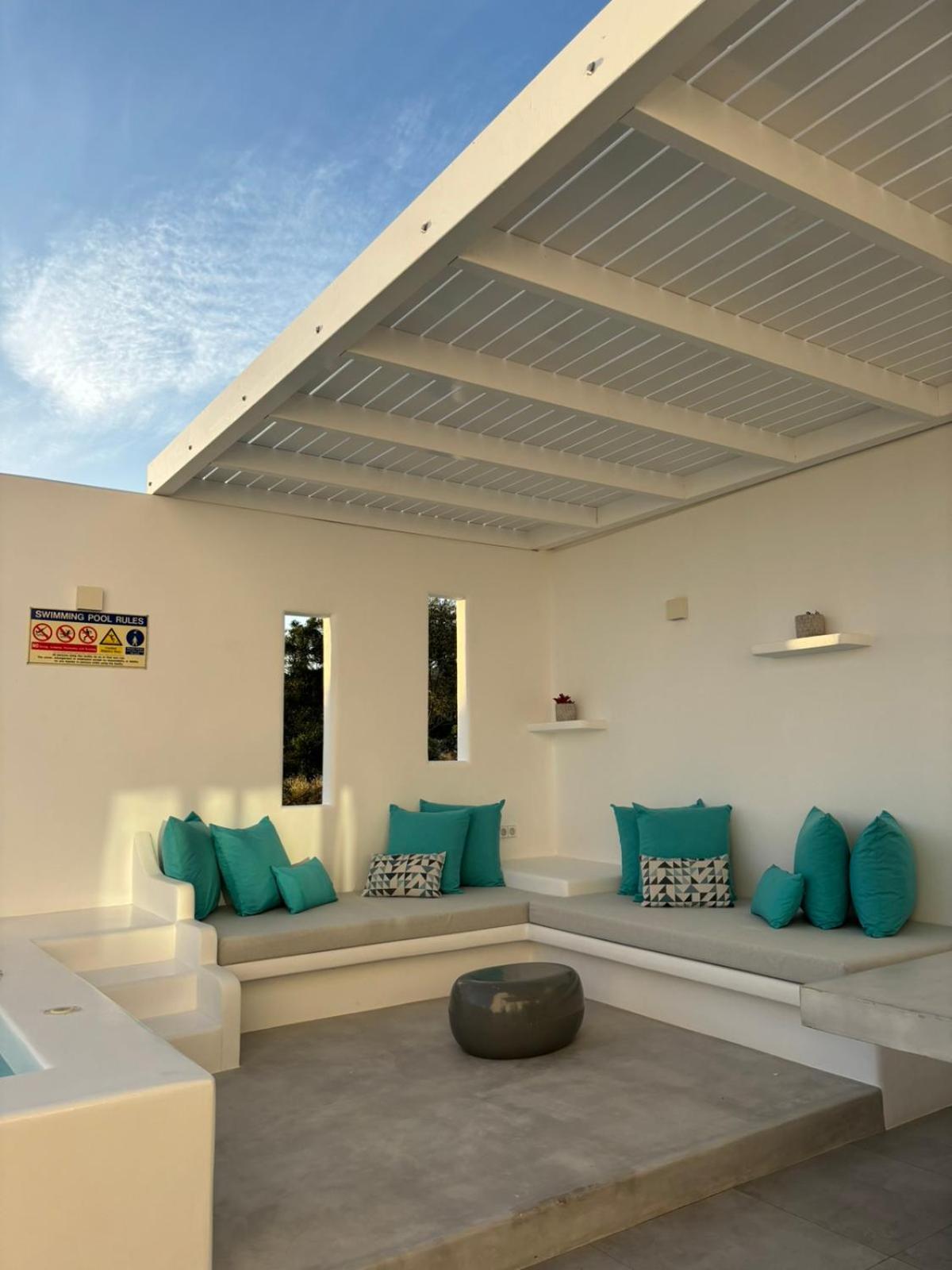 Kapetan Giannis Suite