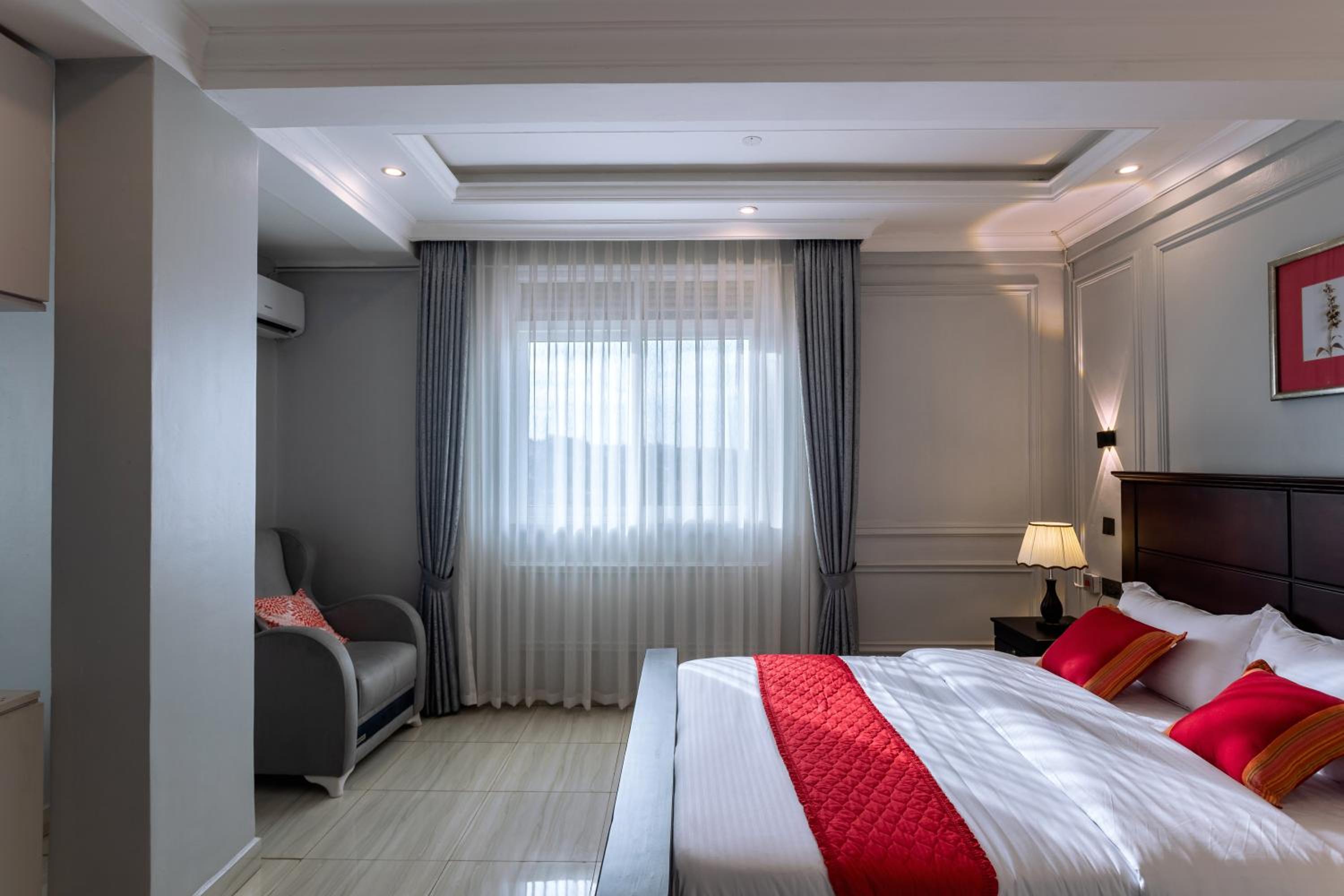Lavermo Hotel Apartments view 2
