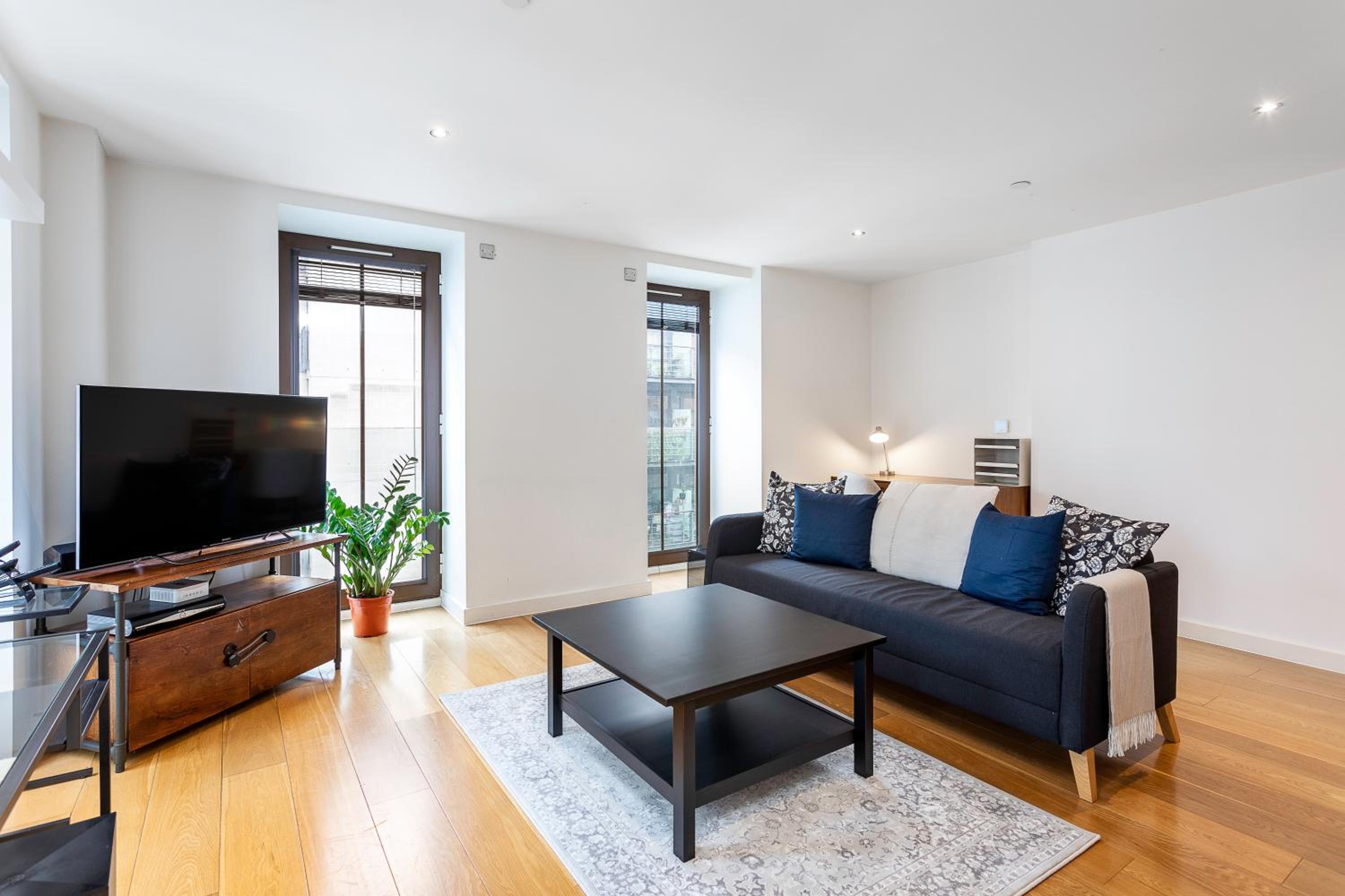 Cityscape Serenity - 2BR Westminster Apartment