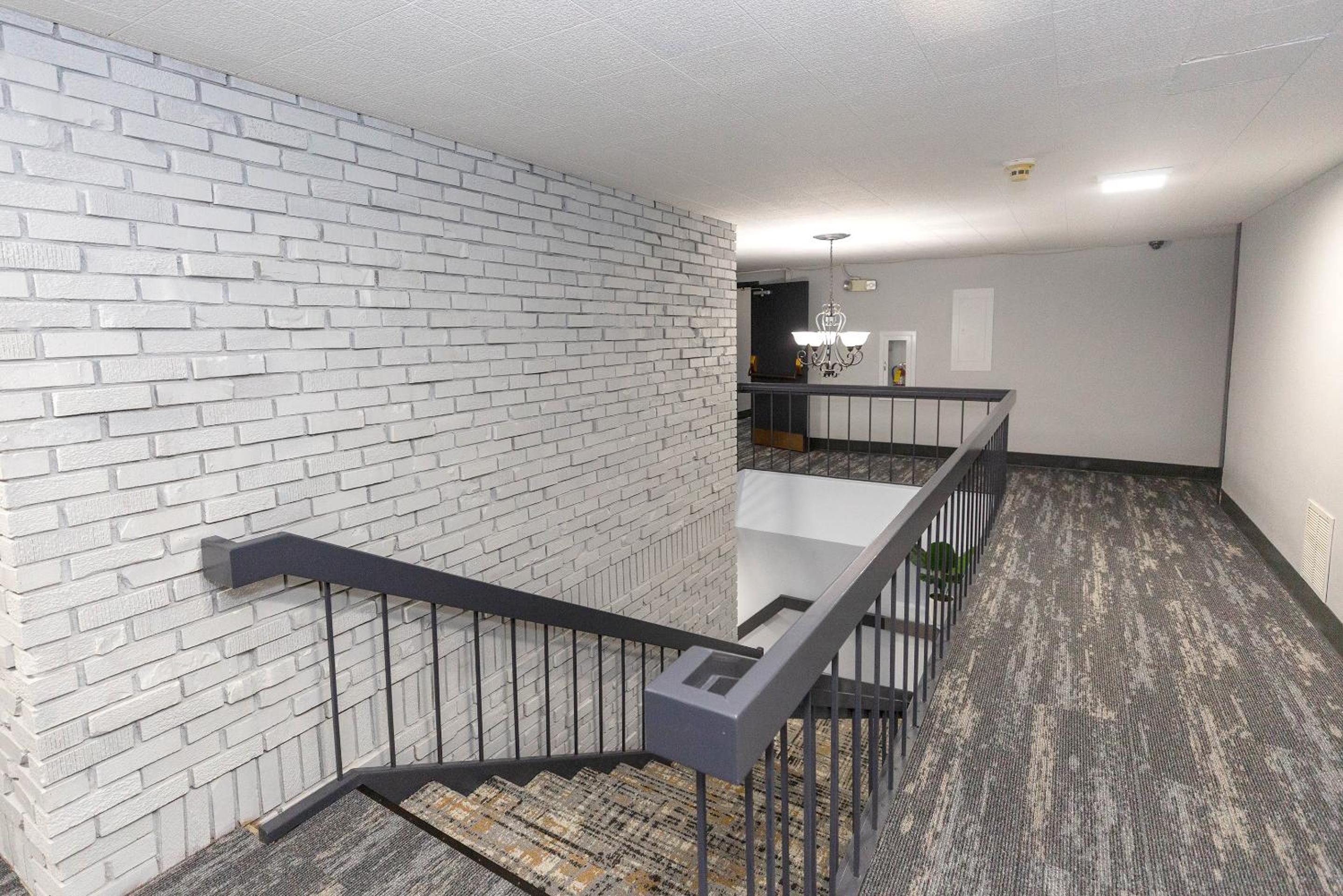 Mankato Vacations - Coratel Inn  Suites by Jasper Mankato - Property Image 11