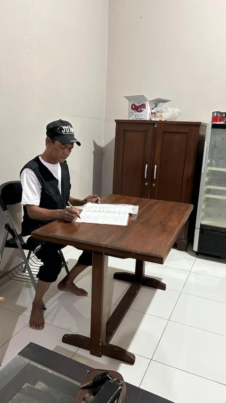 RedDoorz at Ratu Homestay Syariah Near Lippo Mall Banyuwangi