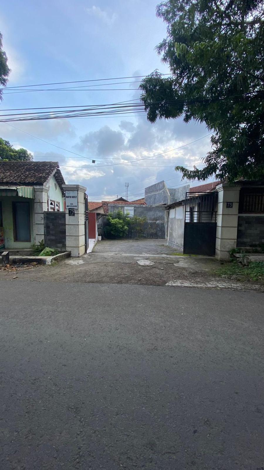 RedDoorz at Ratu Homestay Syariah Near Lippo Mall Banyuwangi