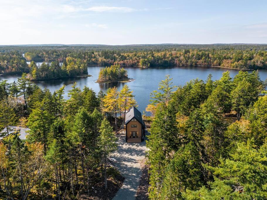 Numinous Cottage Long Lake Oasis