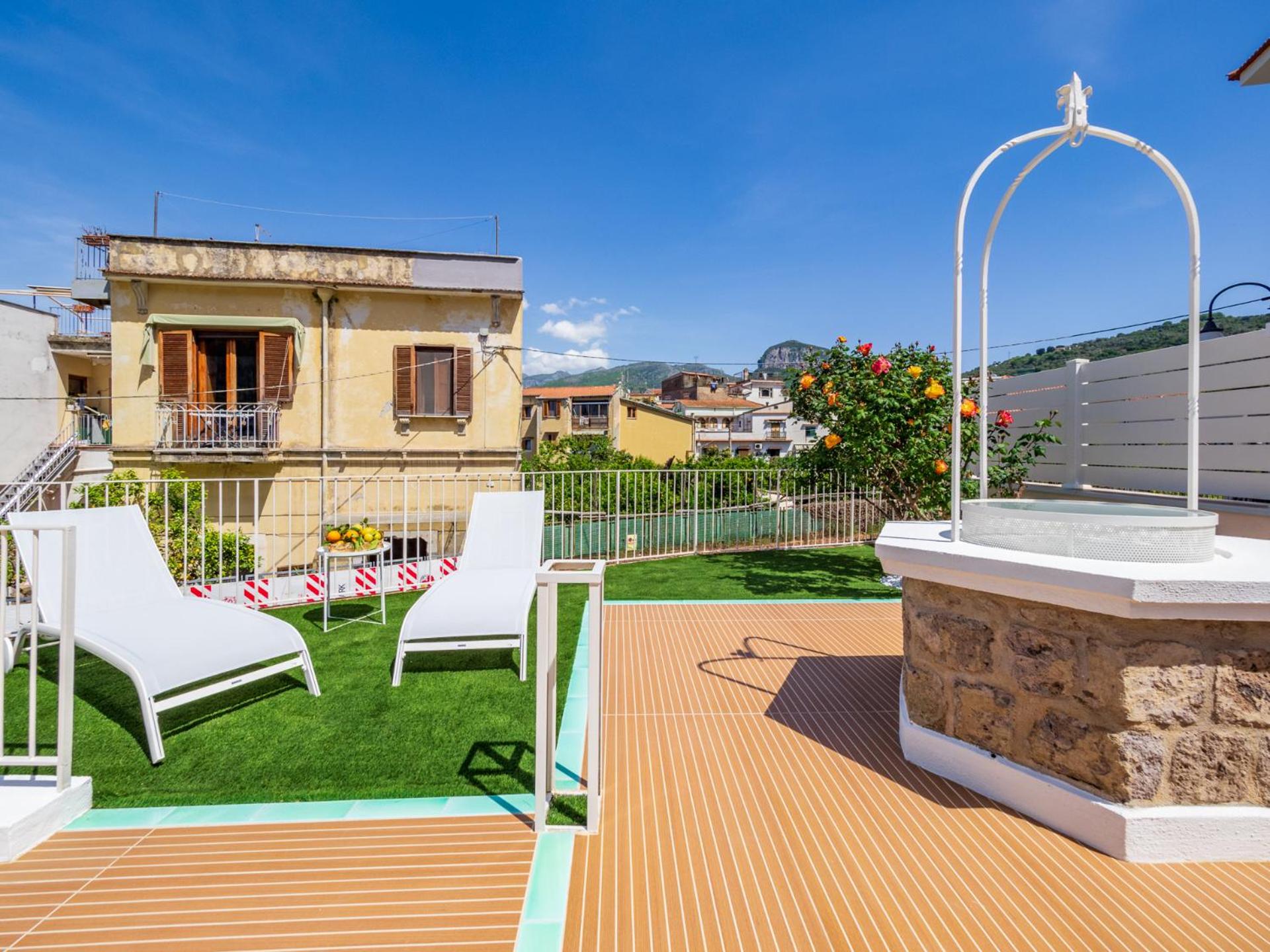 Radici House - Elegant apt with Patio and View photo 3