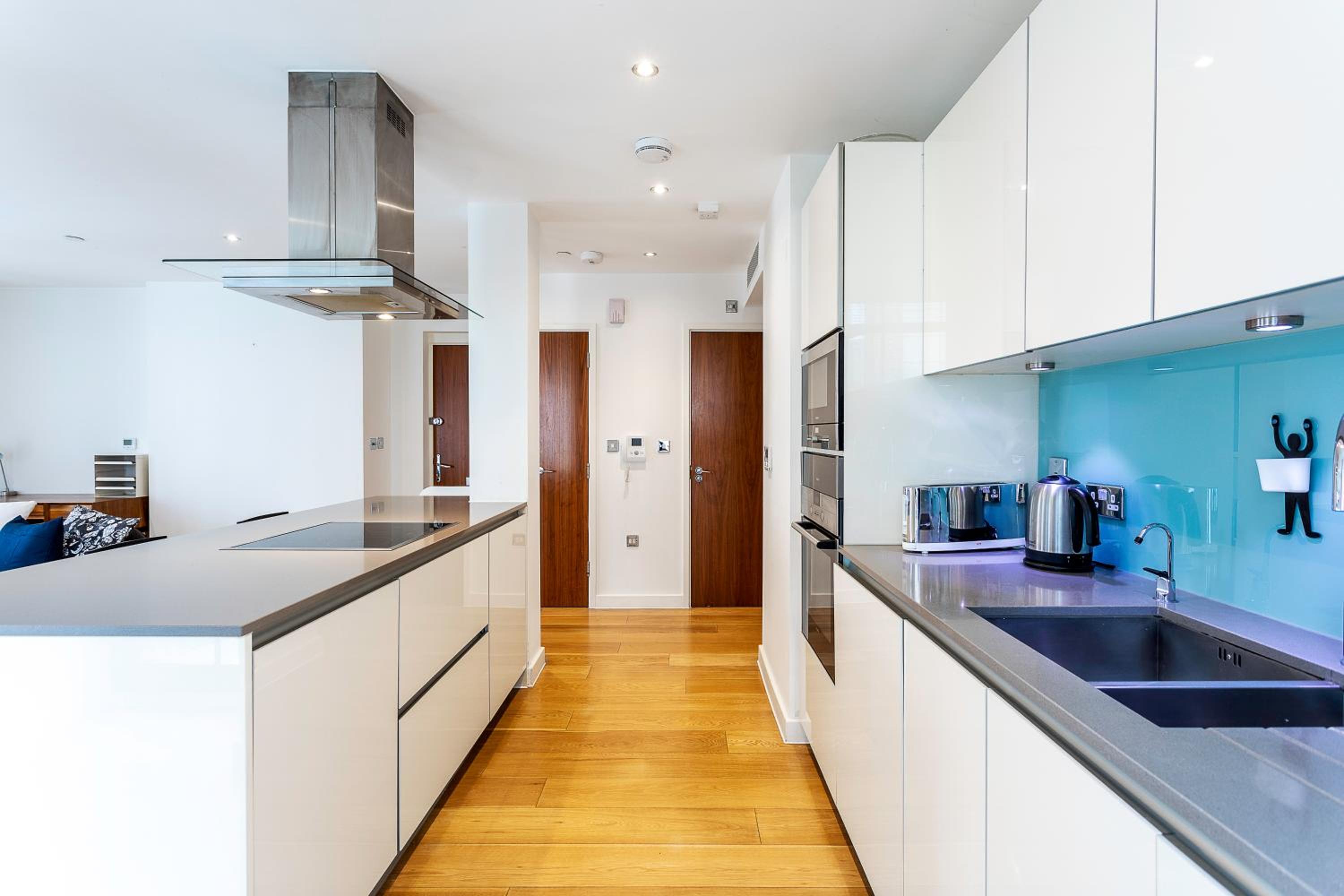 Cityscape Serenity - 2BR Westminster Apartment