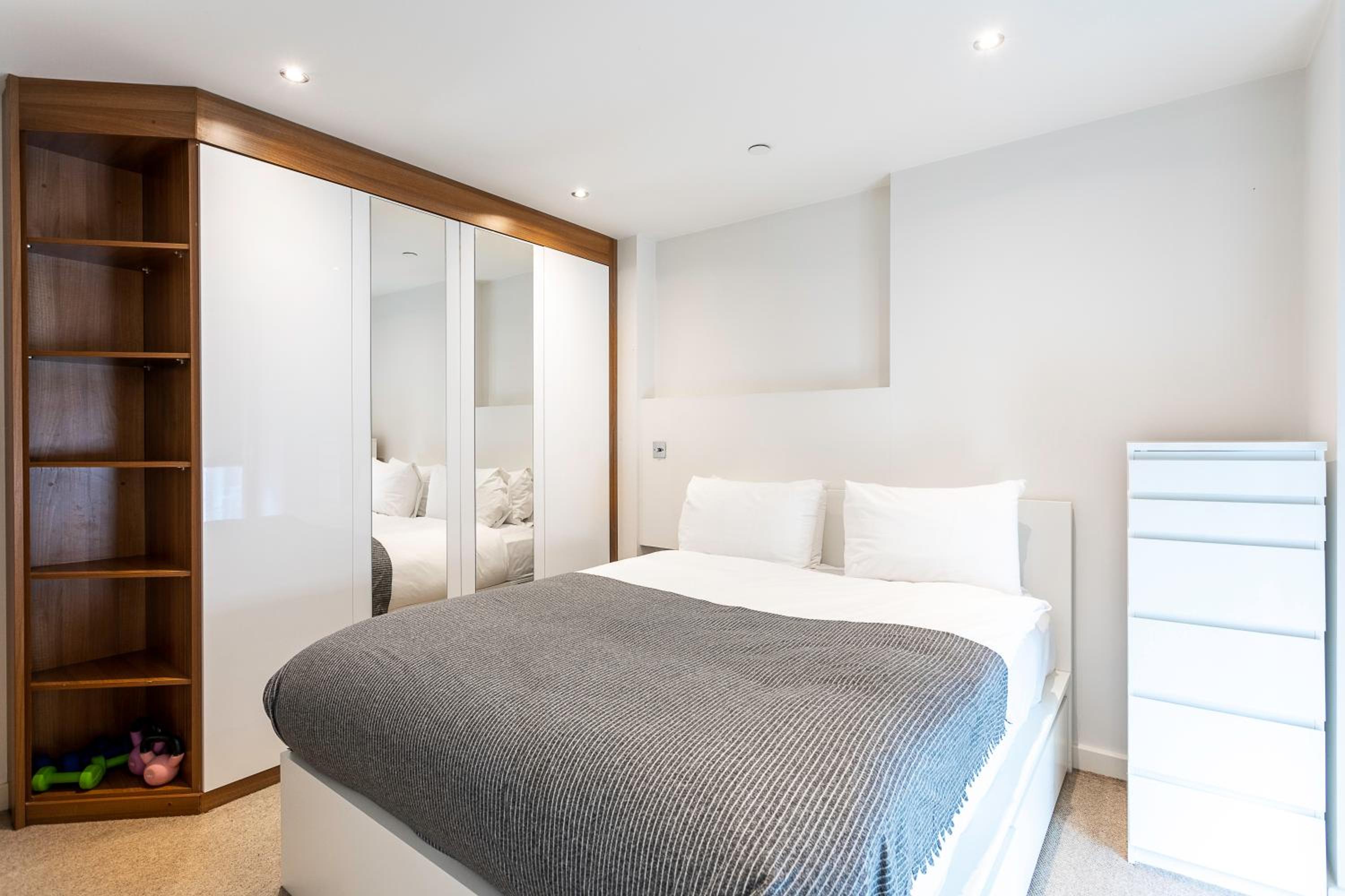 Cityscape Serenity - 2BR Westminster Apartment