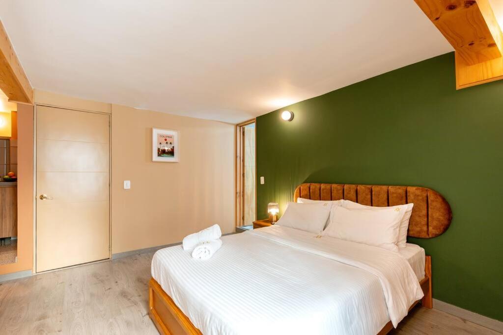 AVJ3A- Ubicación Inmejorable! Hermoso Apartamento de 2Hab en La Candelaria