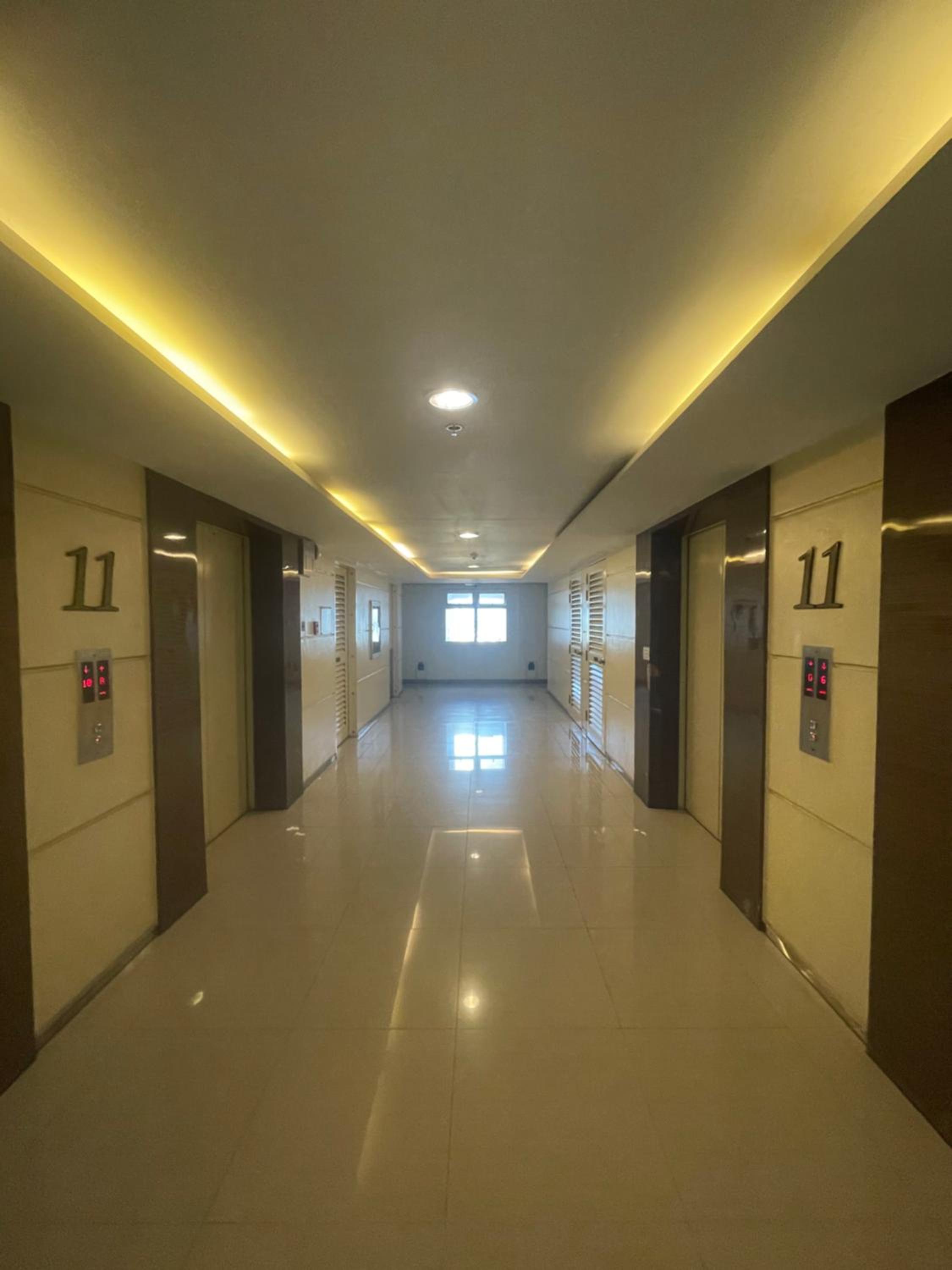 Grace Residences Condo Tower 2 Pool Front with SMART TV FREE NETFLIX view 4