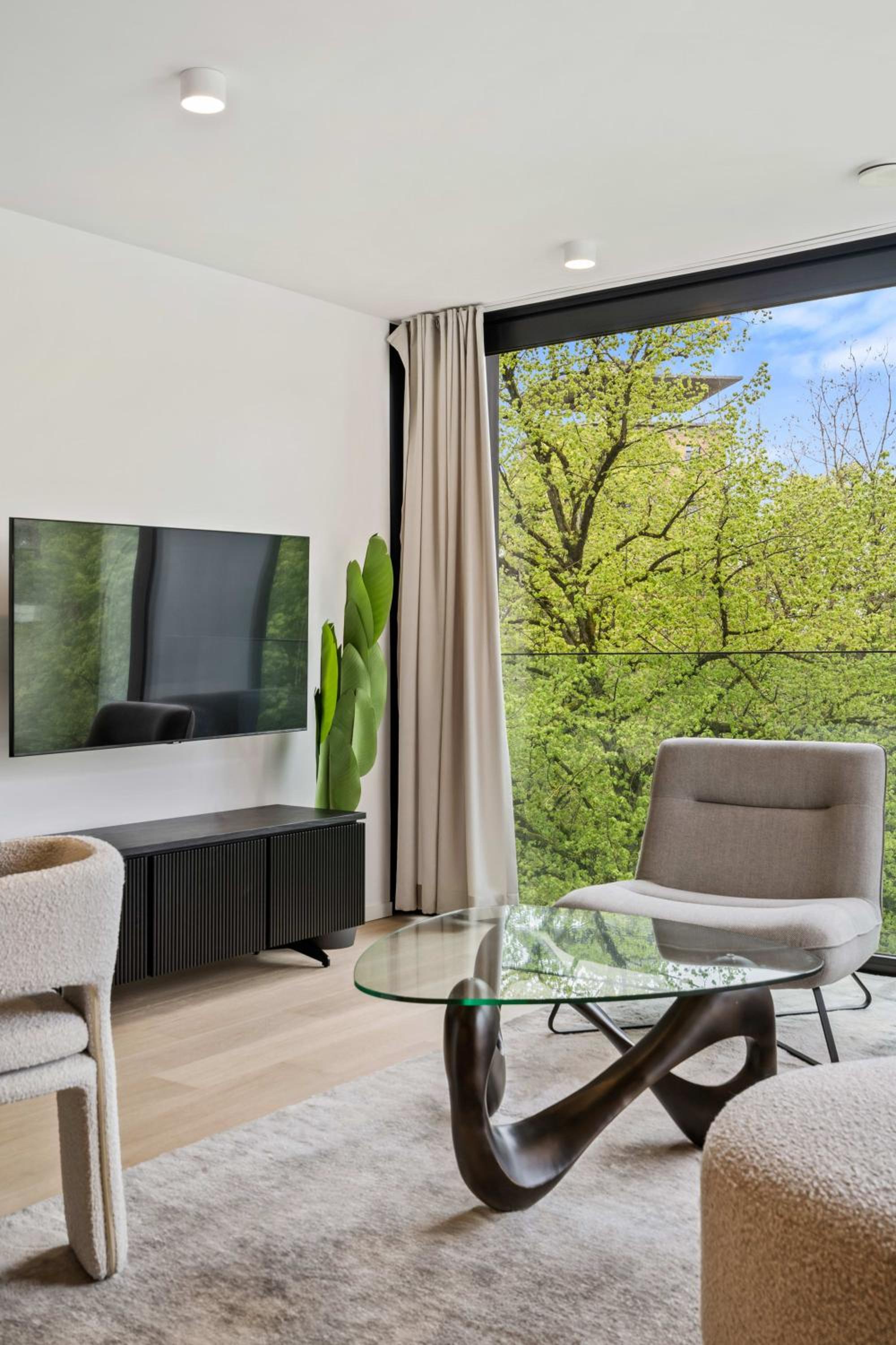 Stylish Downtown Escape with Comforts