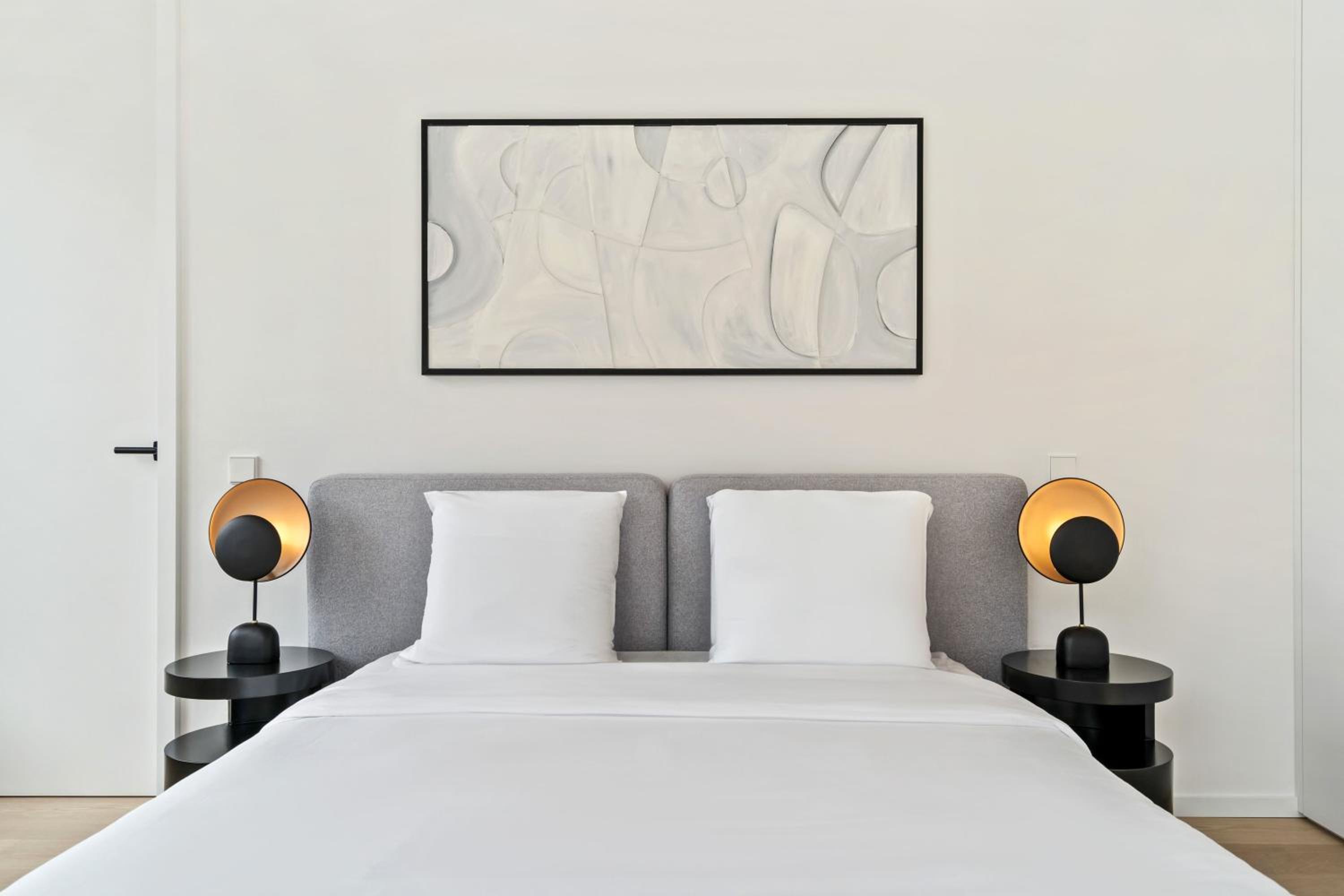 Stylish Downtown Escape with Comforts