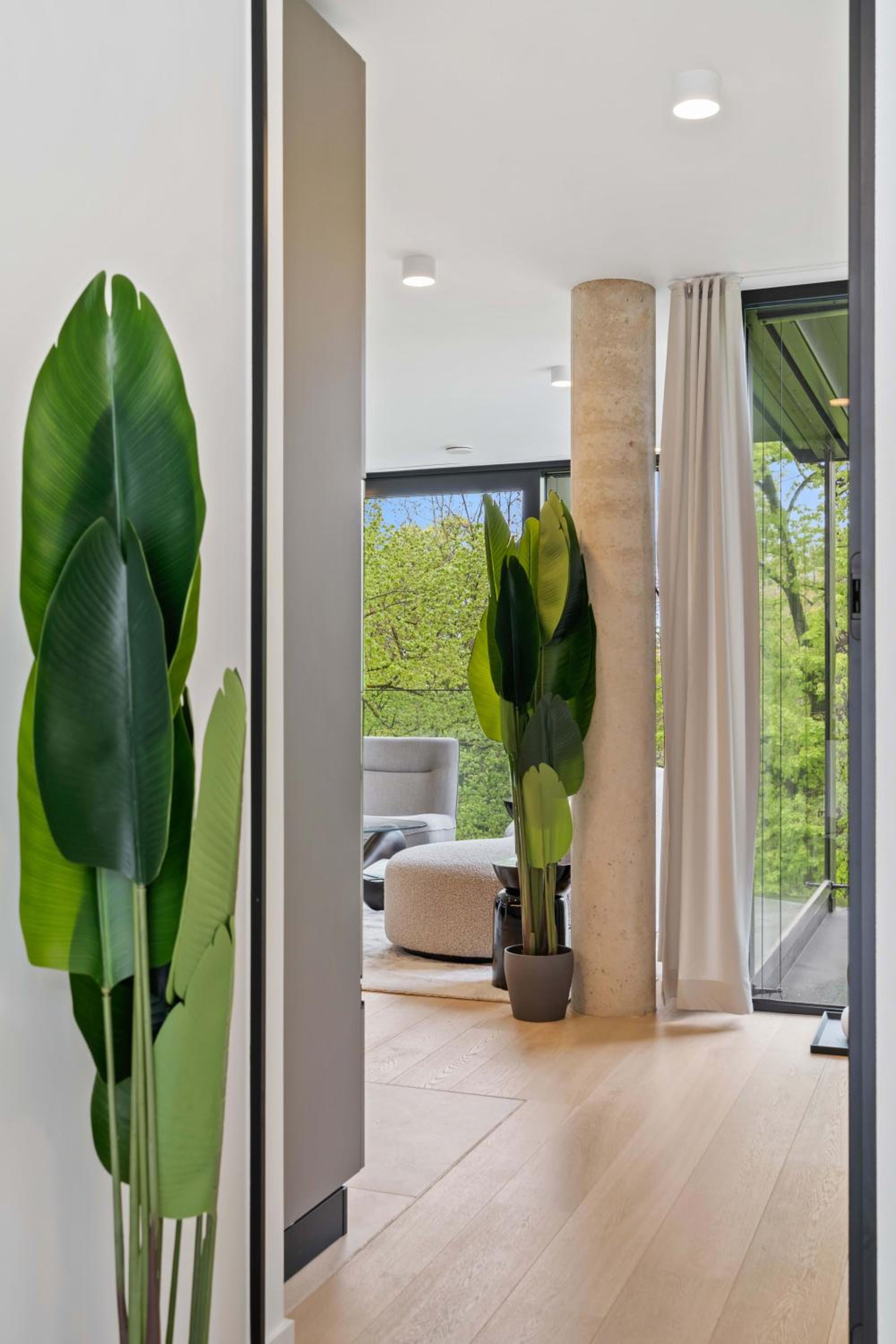 Stylish Downtown Escape with Comforts