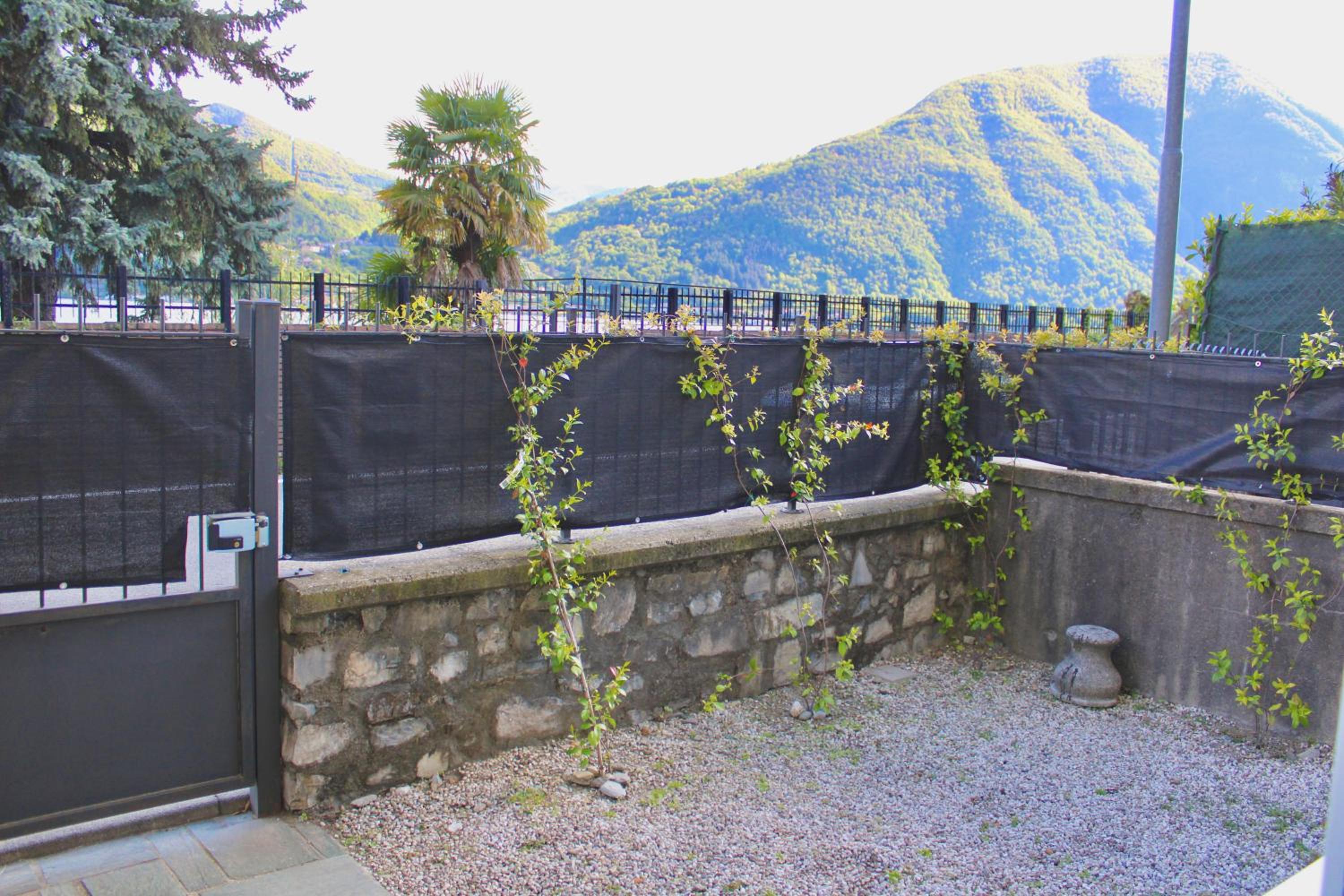 The Painter's Nest with Private Lake Garden view 3