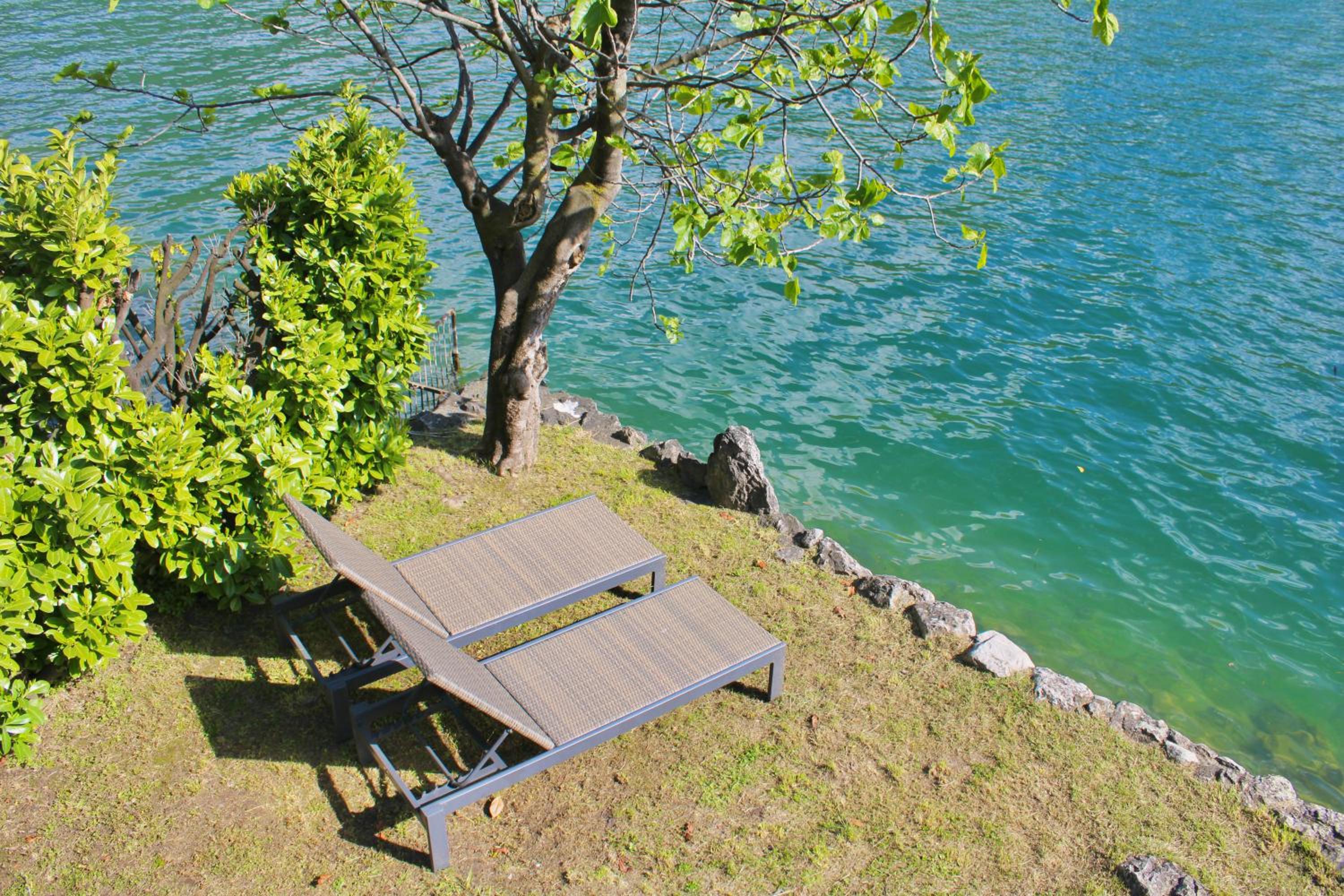 The Painter's Nest with Private Lake Garden view 5