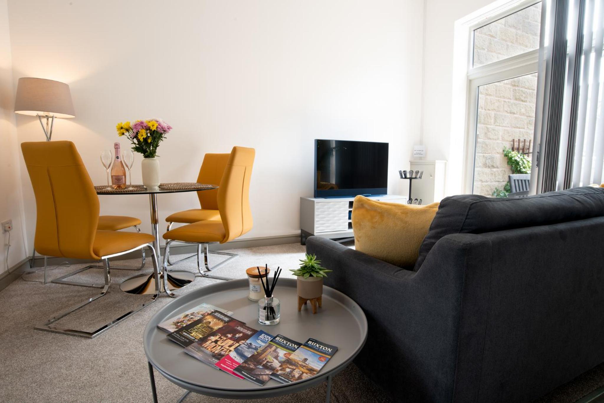 Modern, stylish Terraced apartment in the centre of Buxton