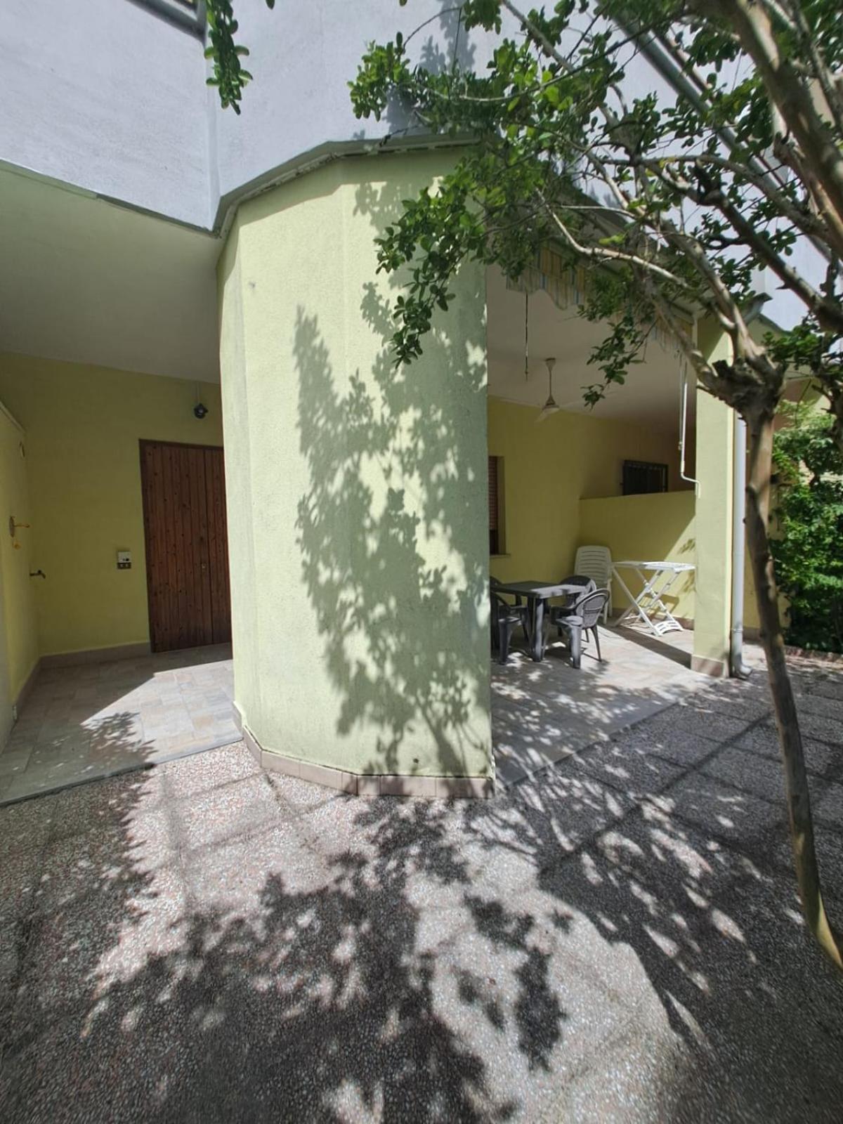 Cosimo & Tina House view 5