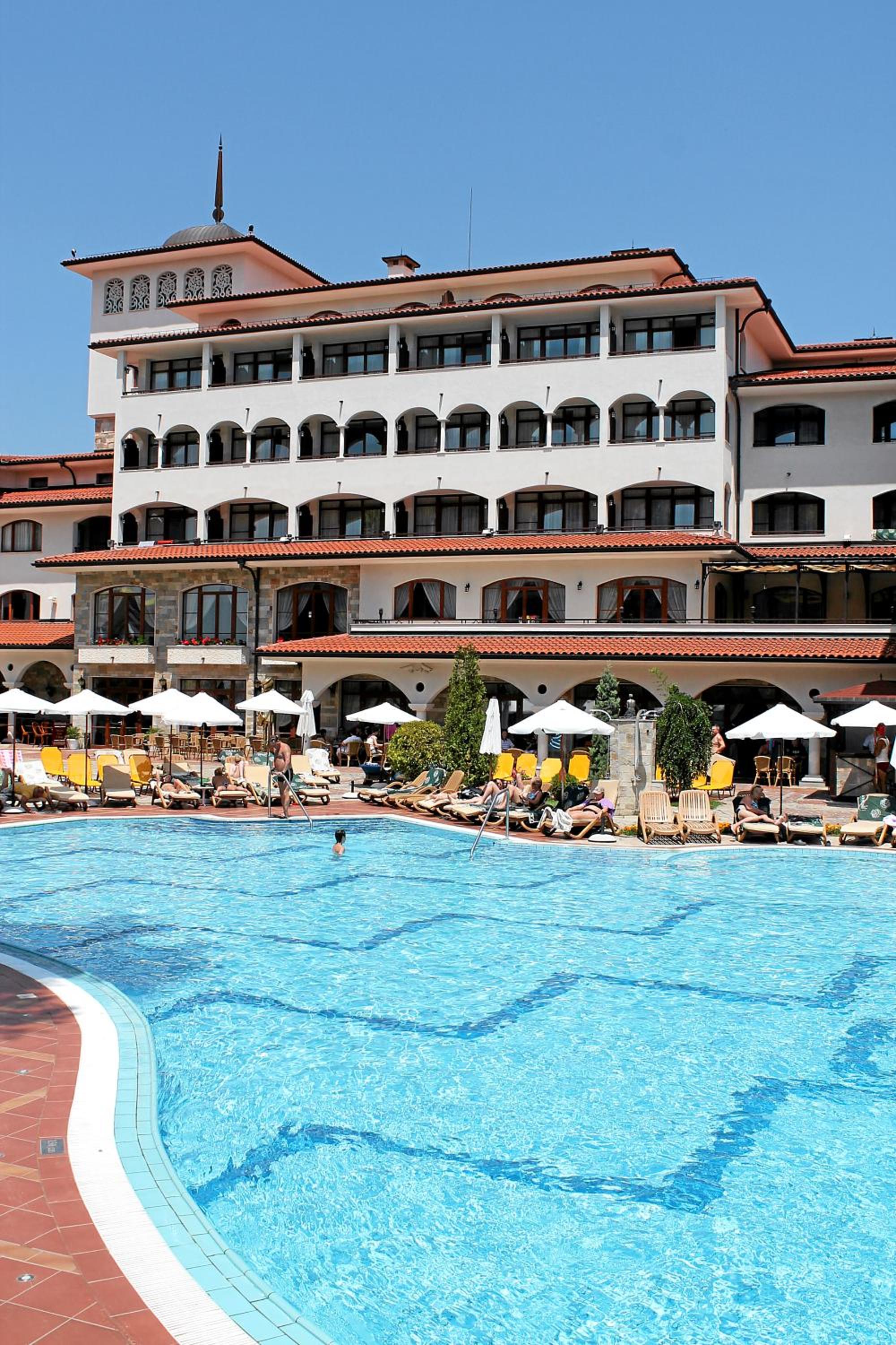 Helena Park - Ultra All Inclusive