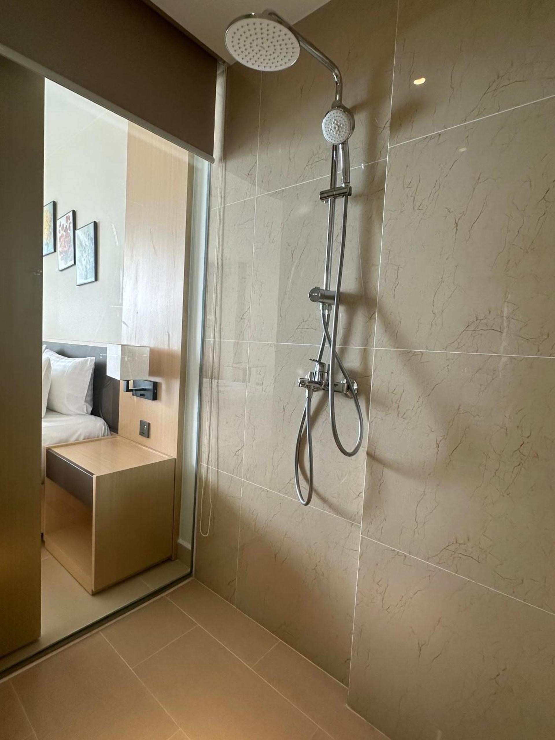 Infinity Sea View Apartment - The Arena Cam Ranh view 5