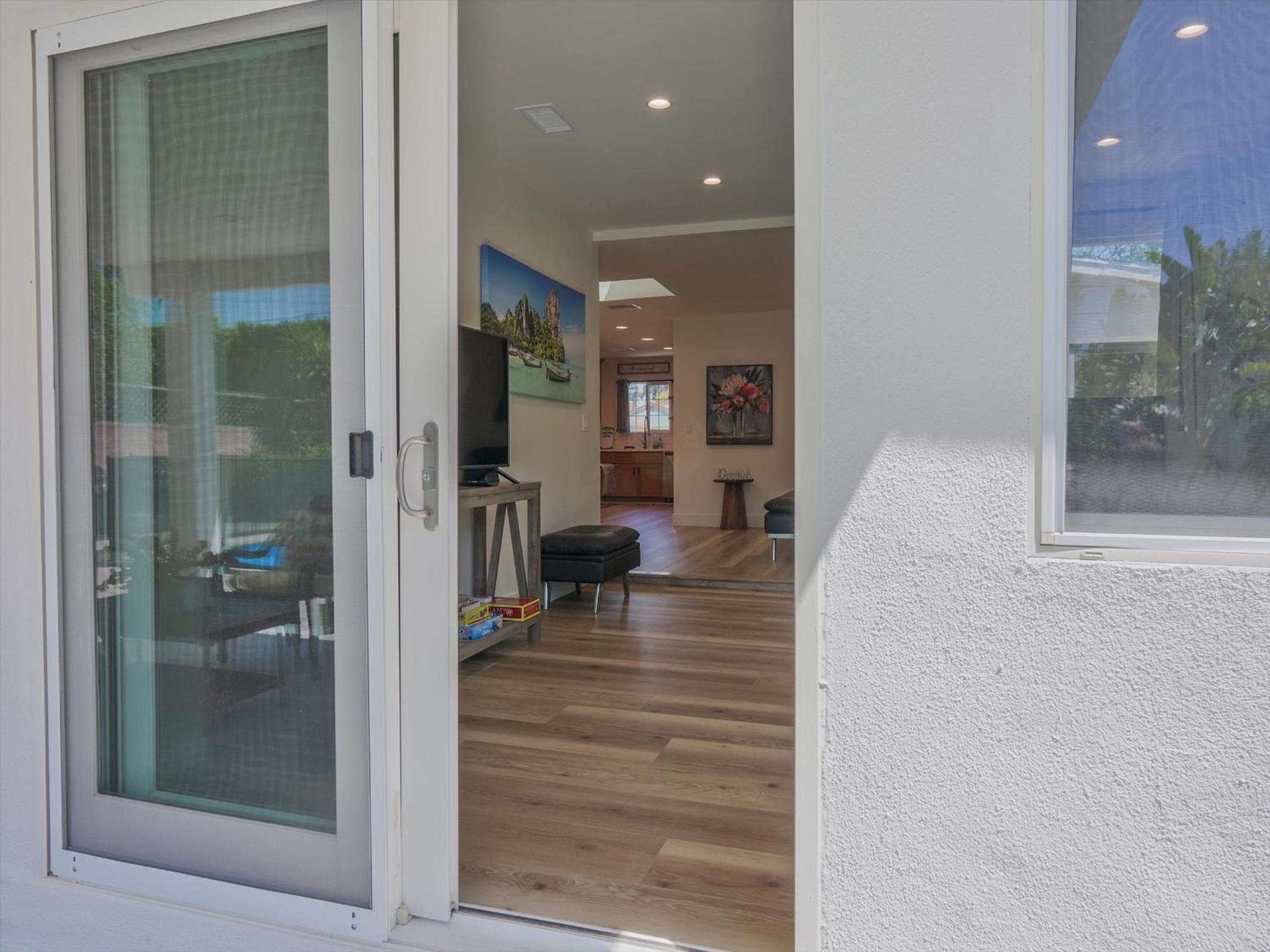 Hollywood Dream pool home & king beds