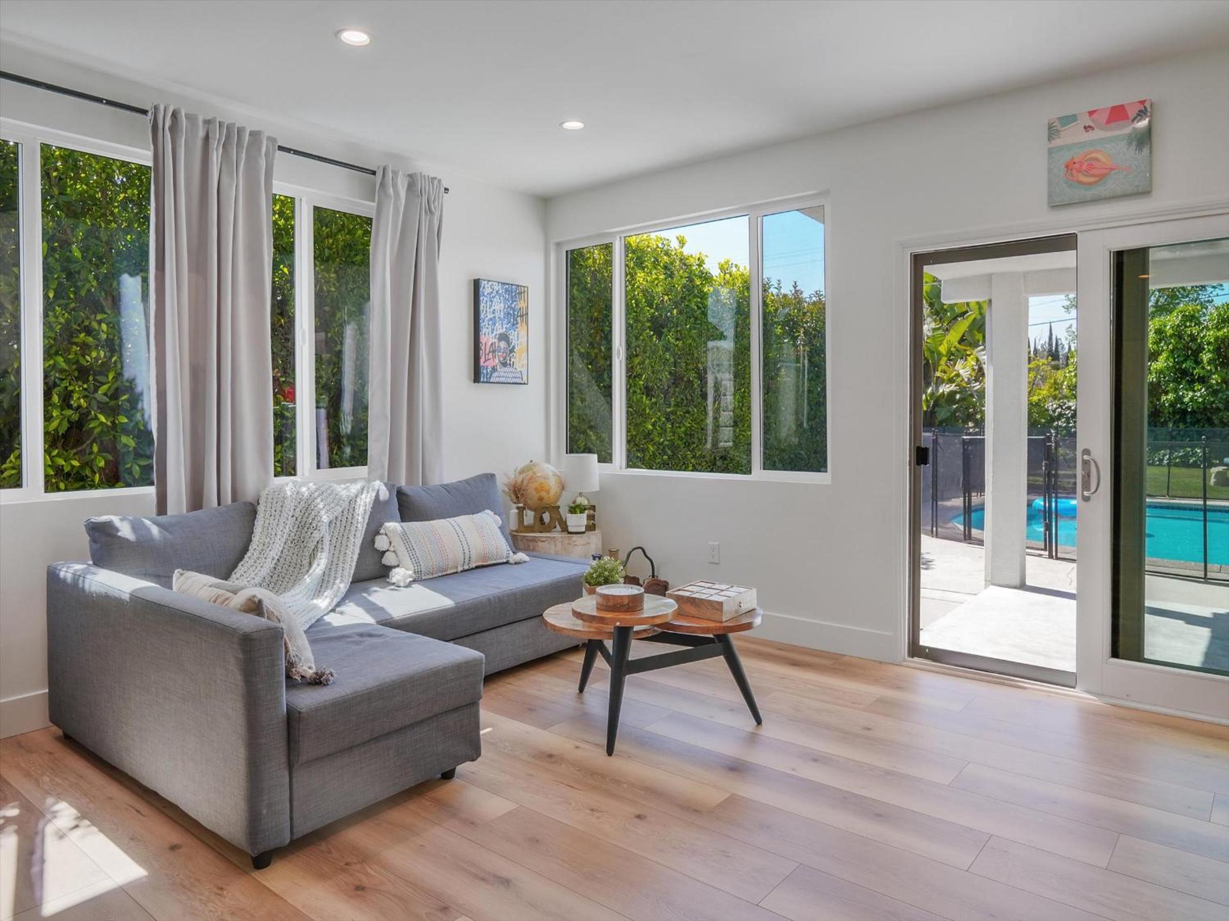 Hollywood Dream pool home & king beds