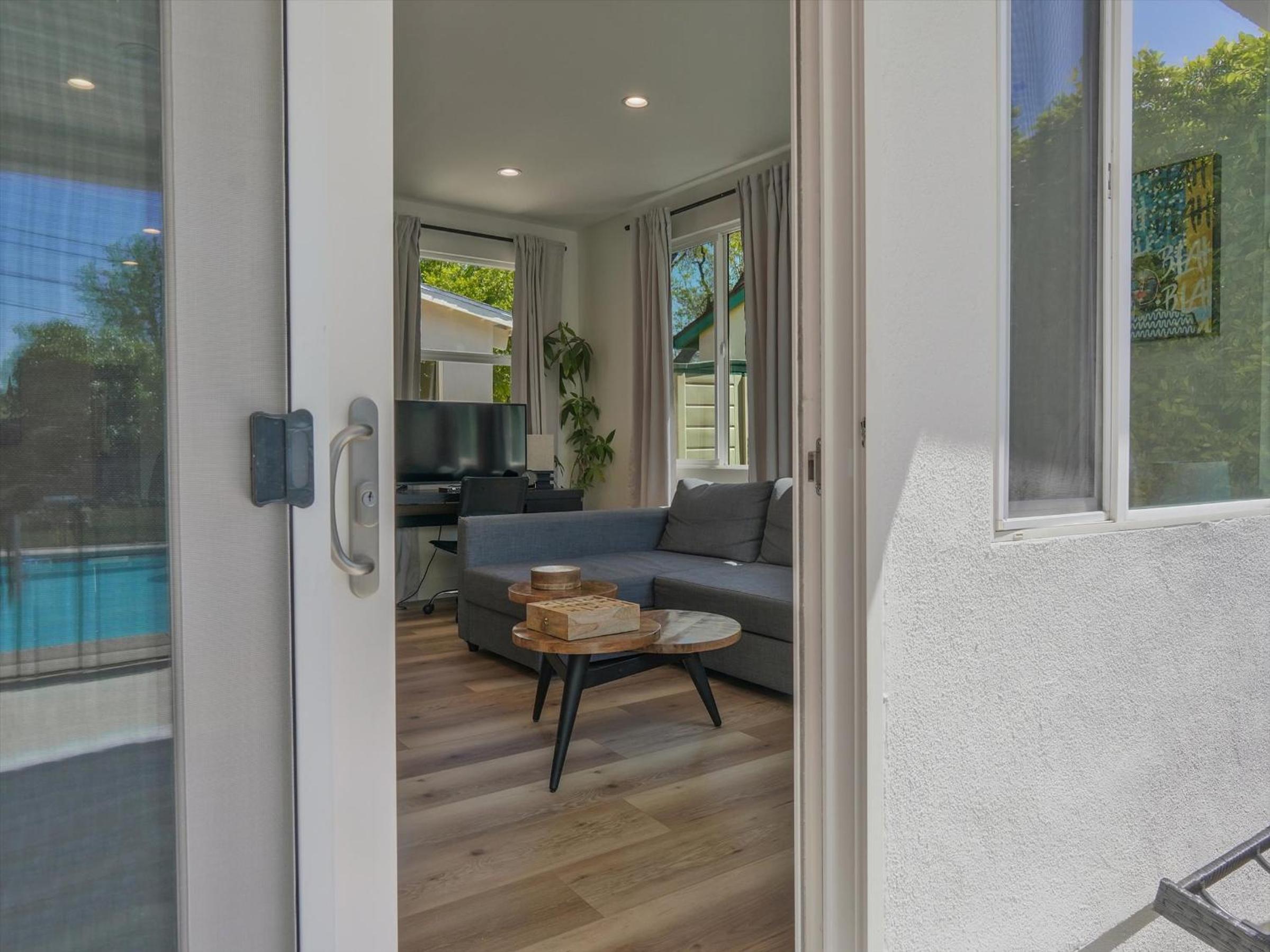 Hollywood Dream pool home & king beds