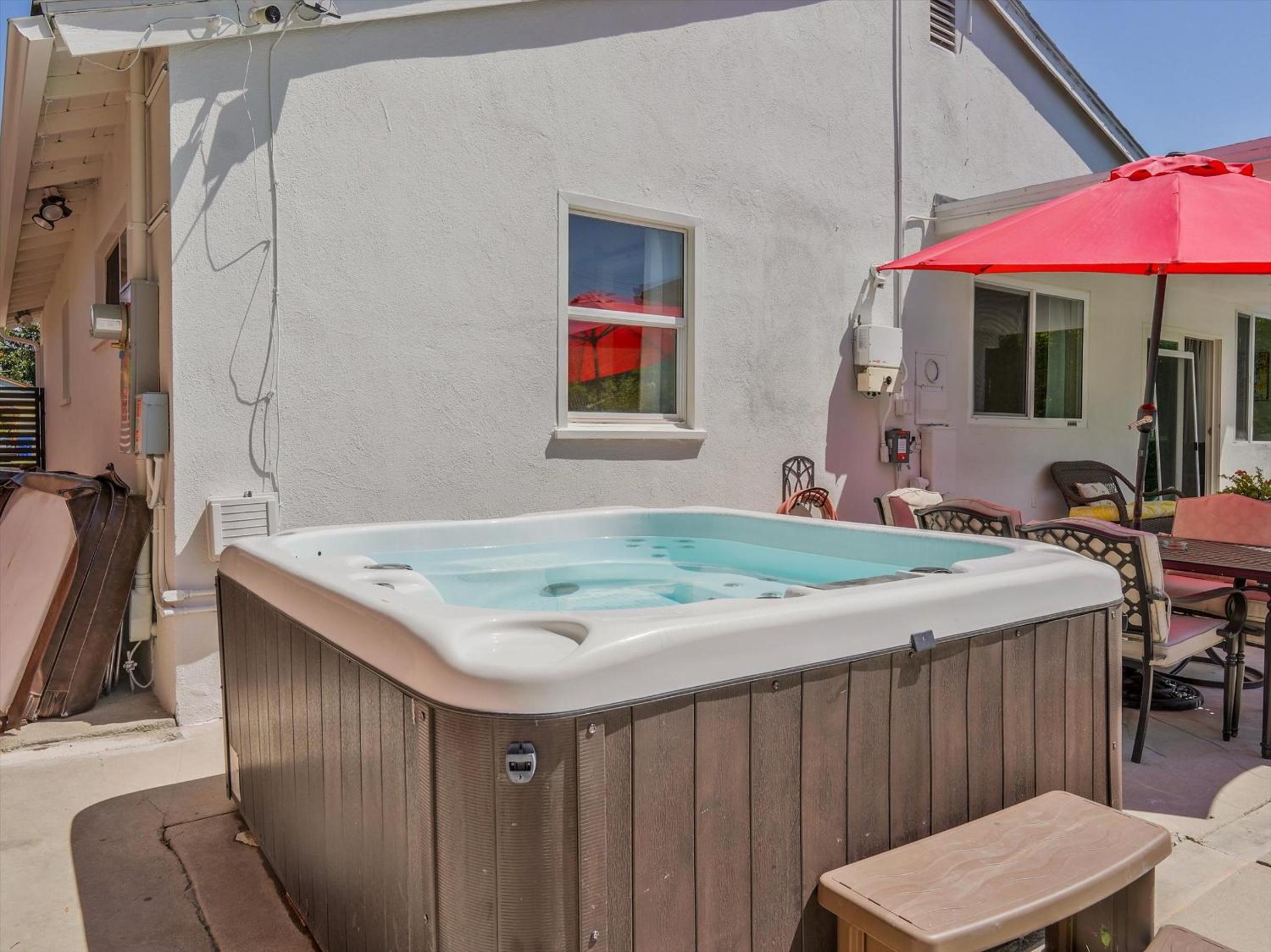 Hollywood Dream pool home & king beds