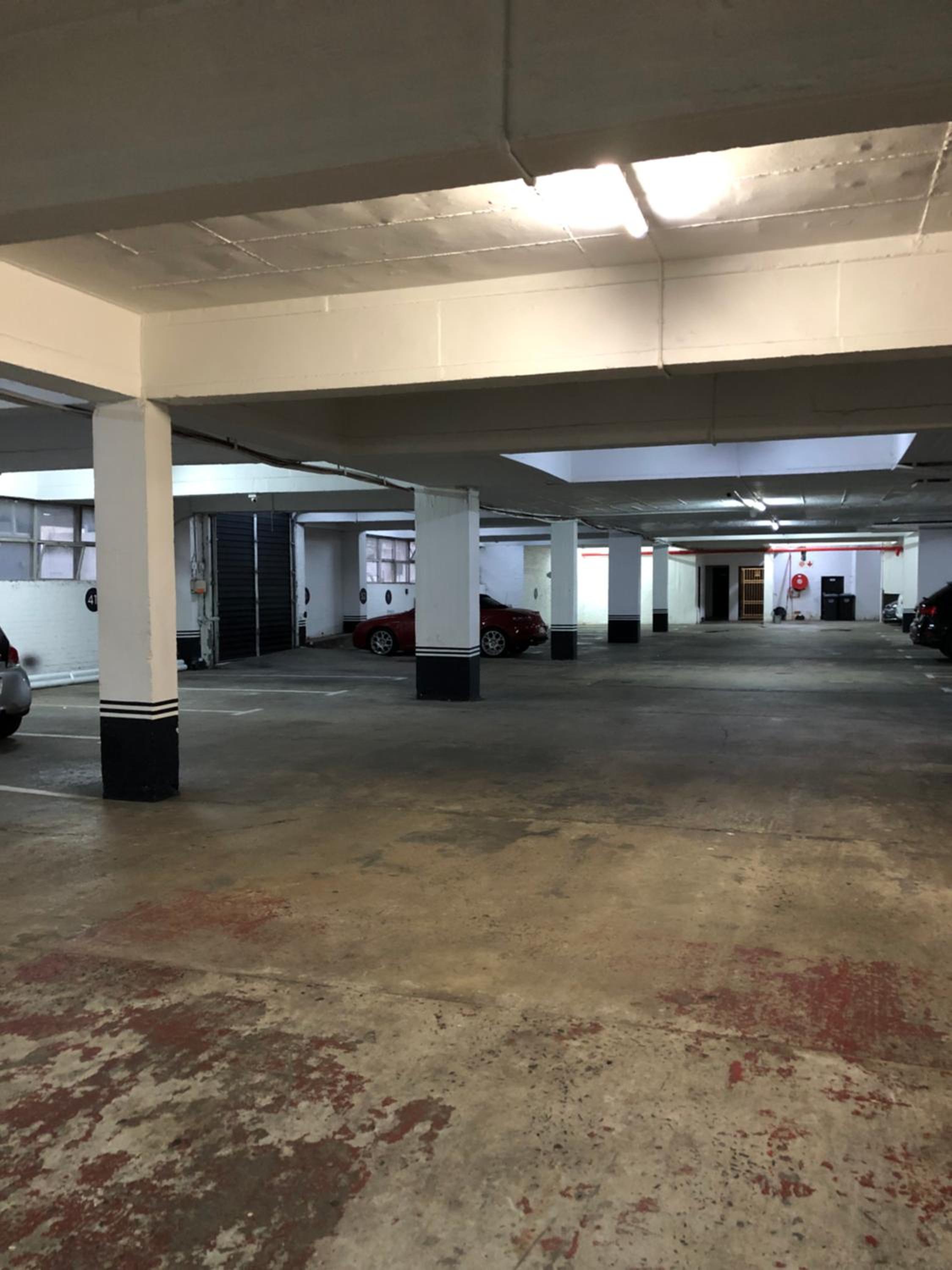 Cape Town flat in perfect location view 5