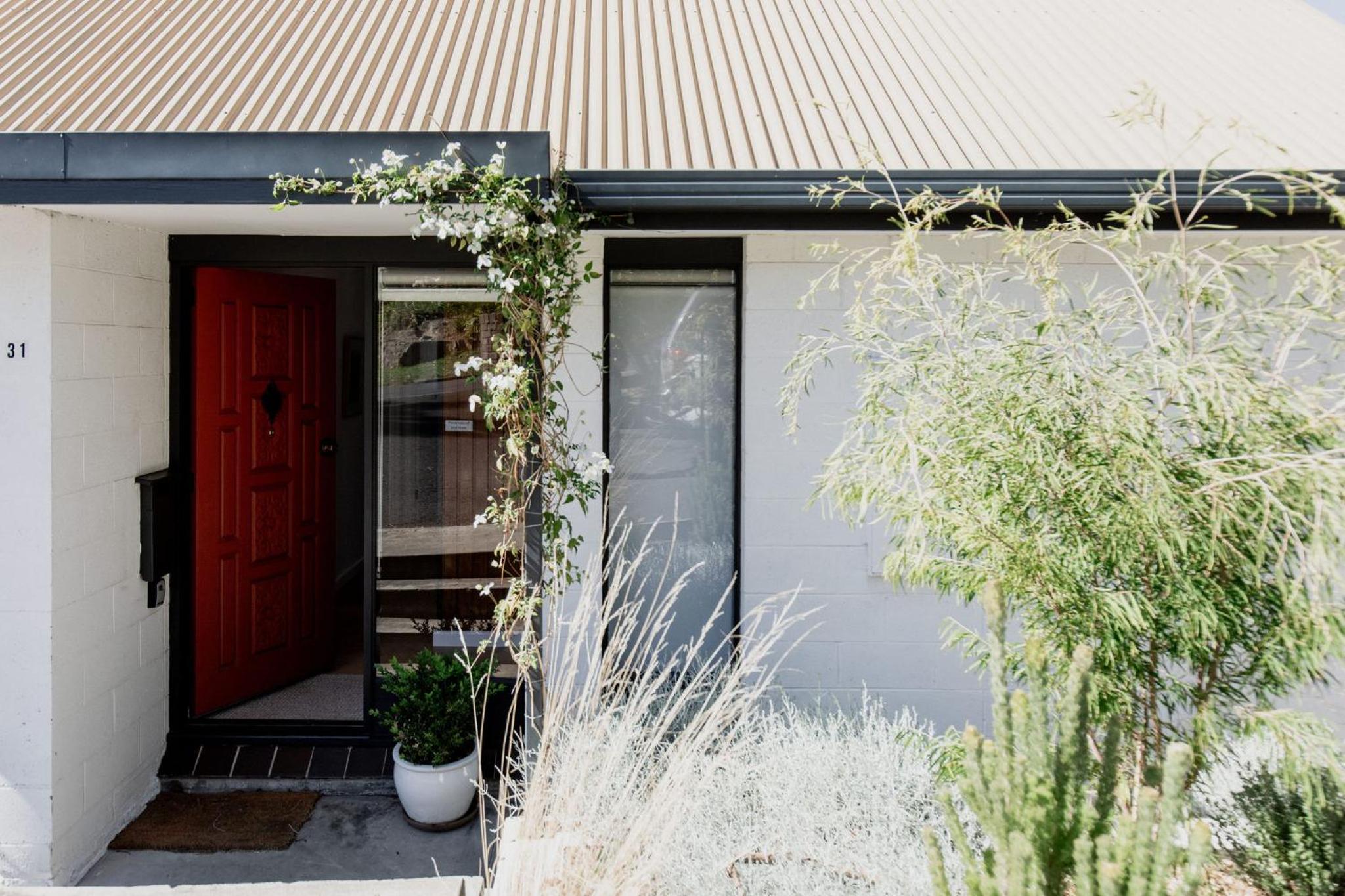 Trendy apartment in the heart of West Hobart