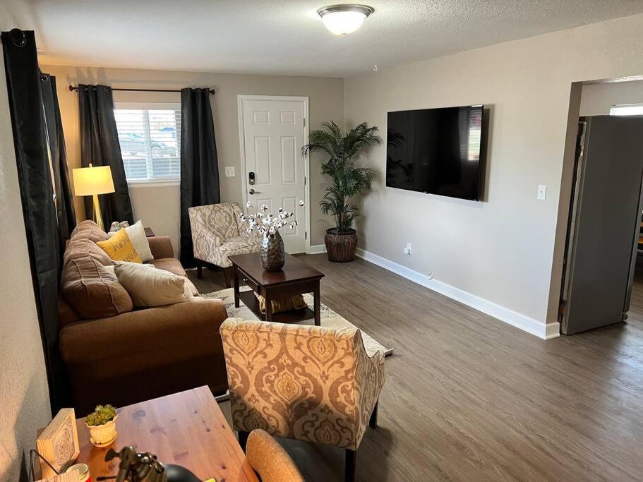 Spacious Westminster 2bd/1ba view 5