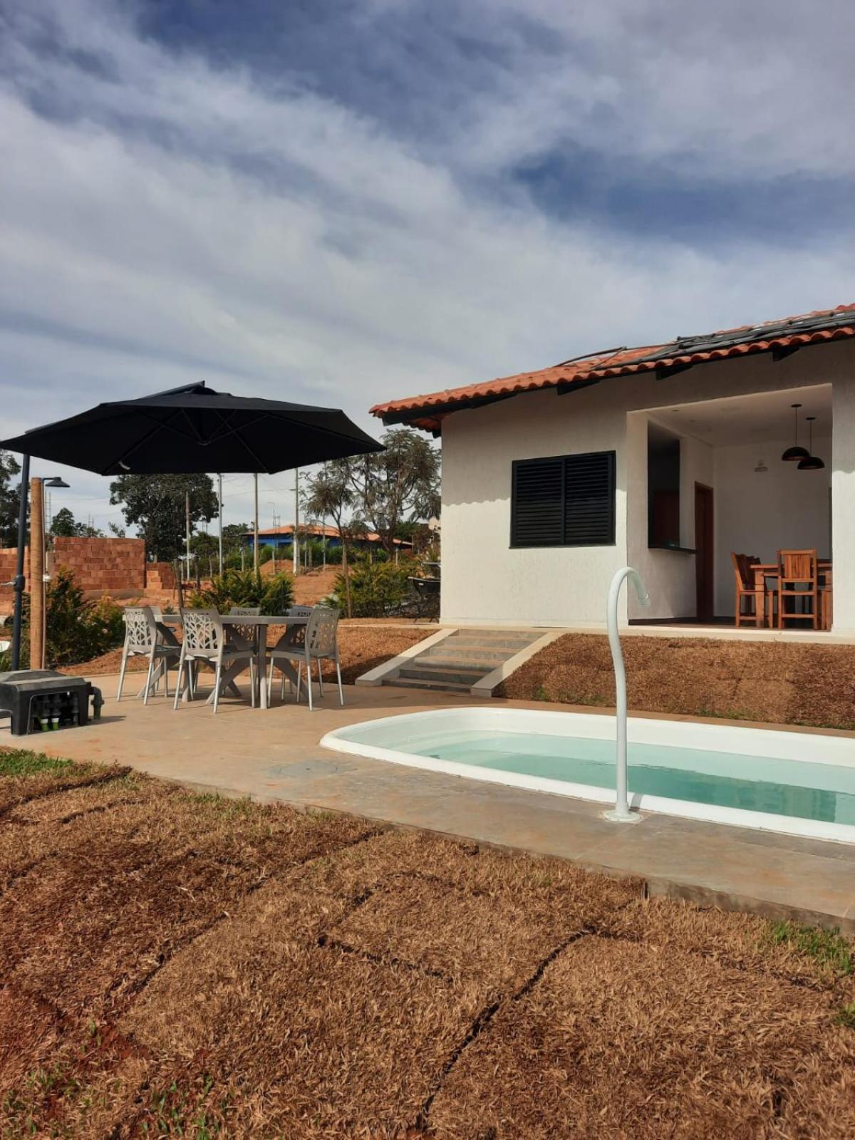 Casa / Rancho Lago Corumba 4