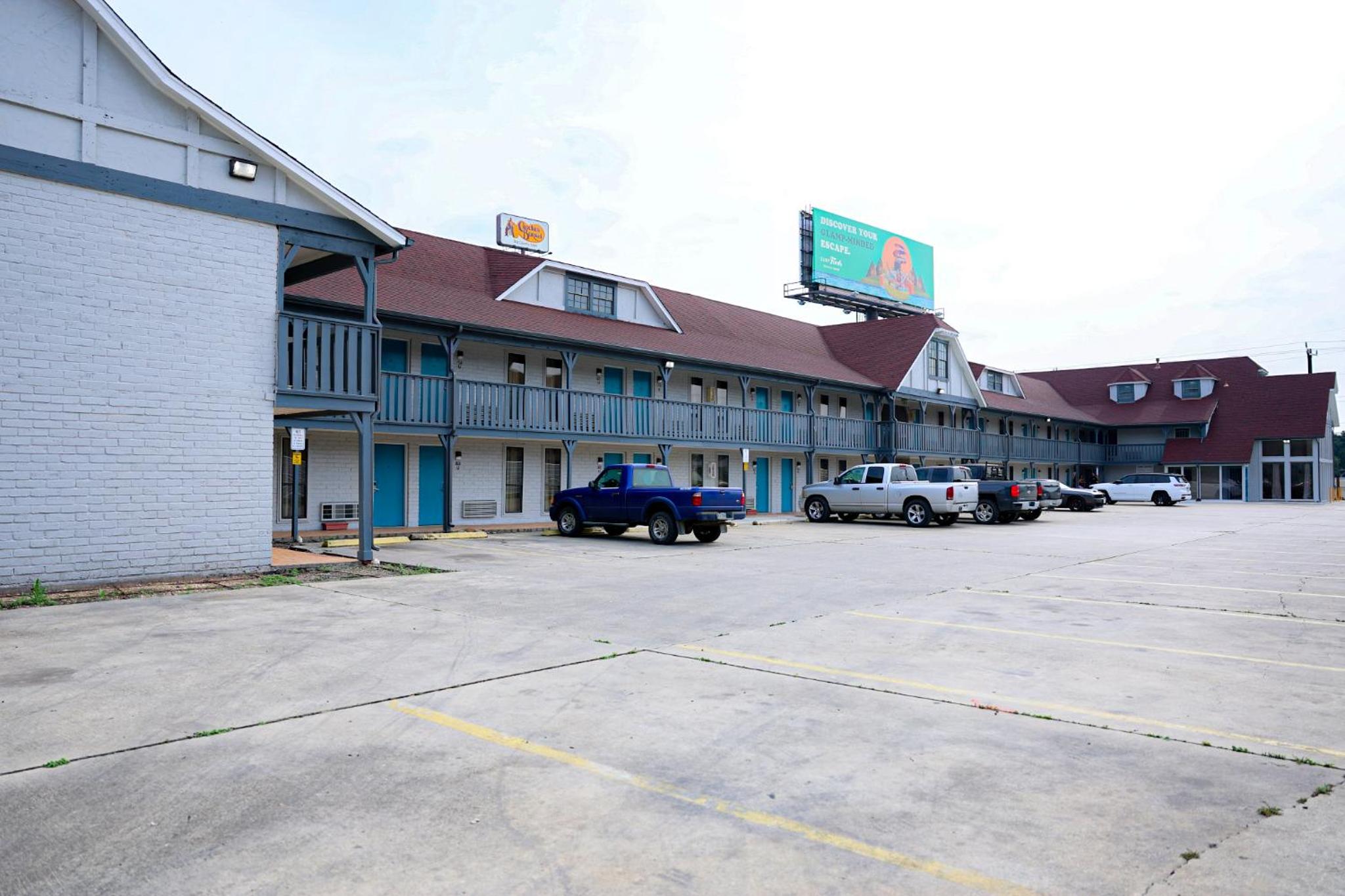 Rittiman Inn and Suites - Image 1
