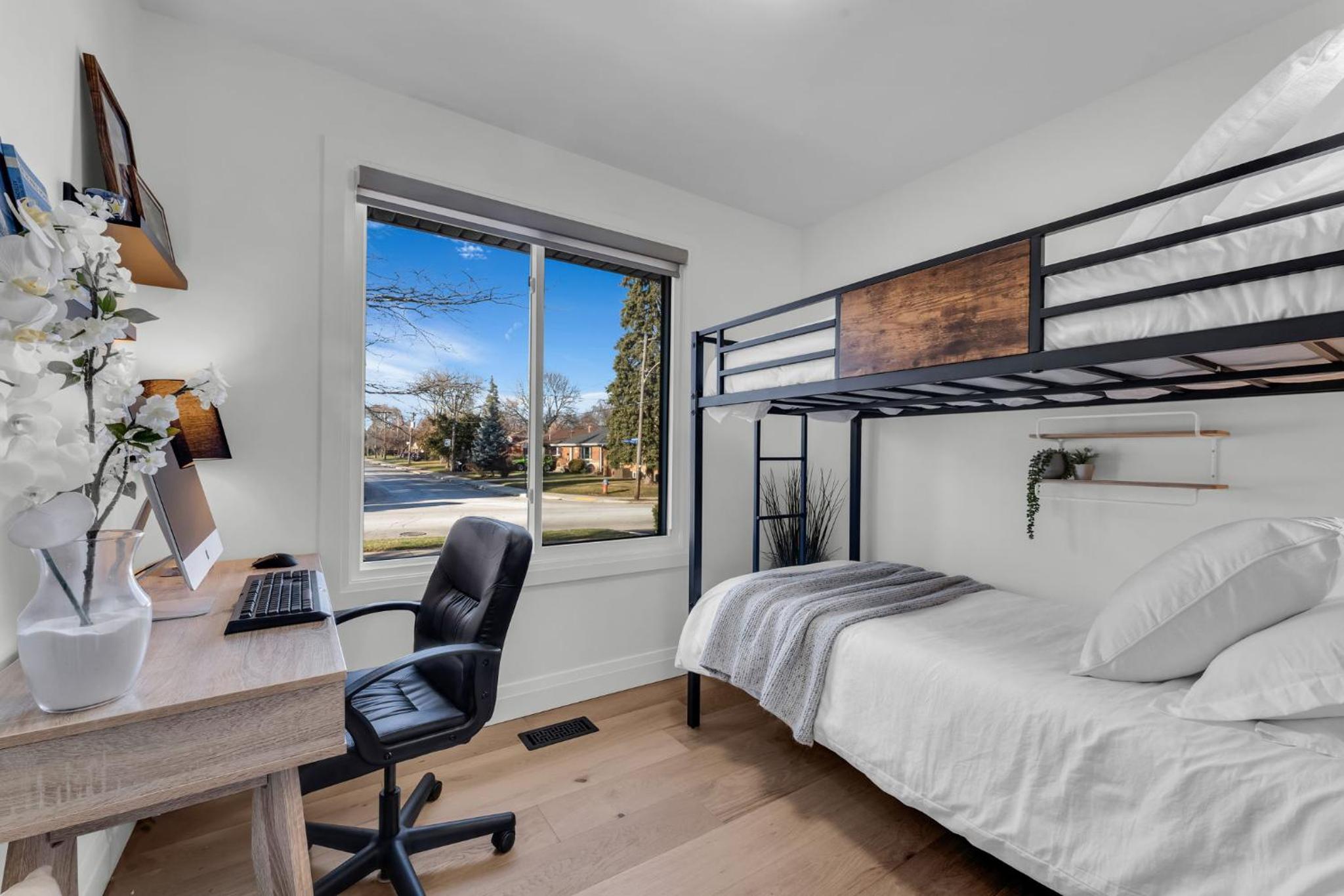 Luxury Family Home in Burlington