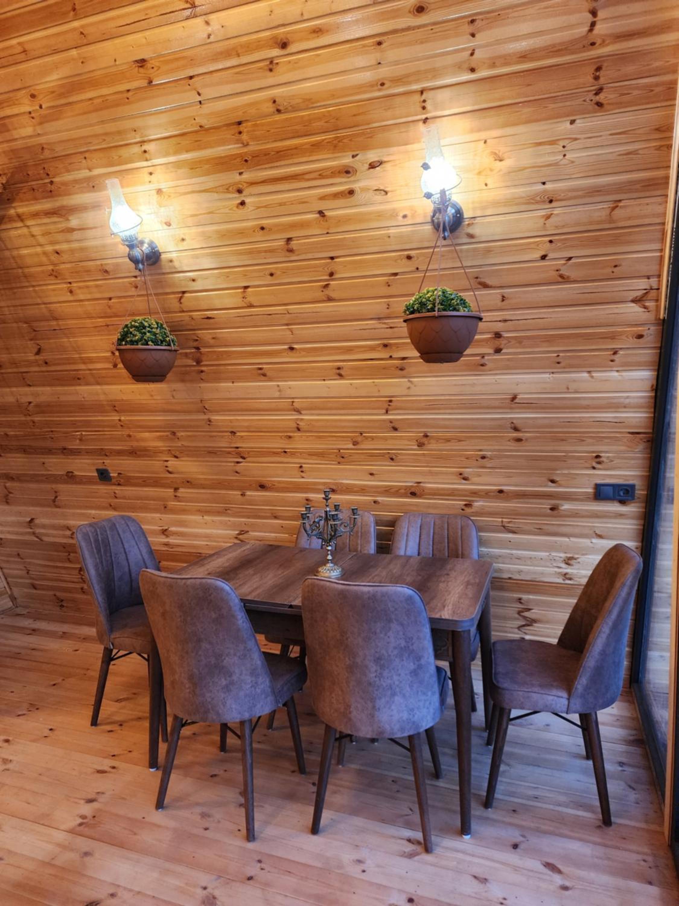 cottage vizitori