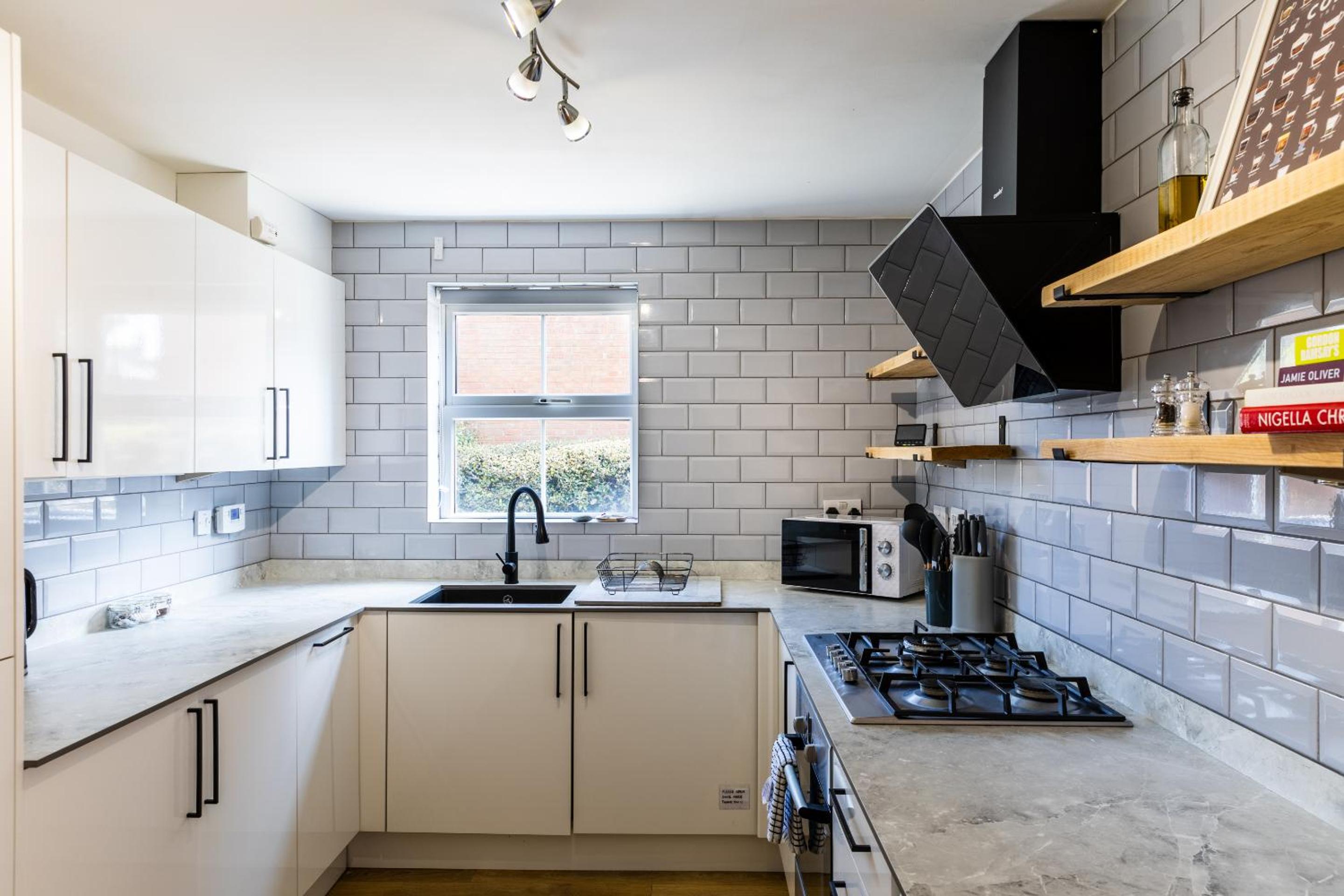 Limeslade House in Mumbles - Family & Dog Friendly view 3