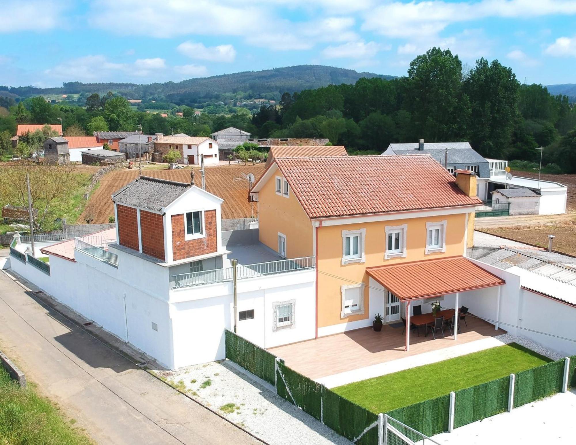AG Casa Belenda con jardín 11pax, Santiago a 40km view 3